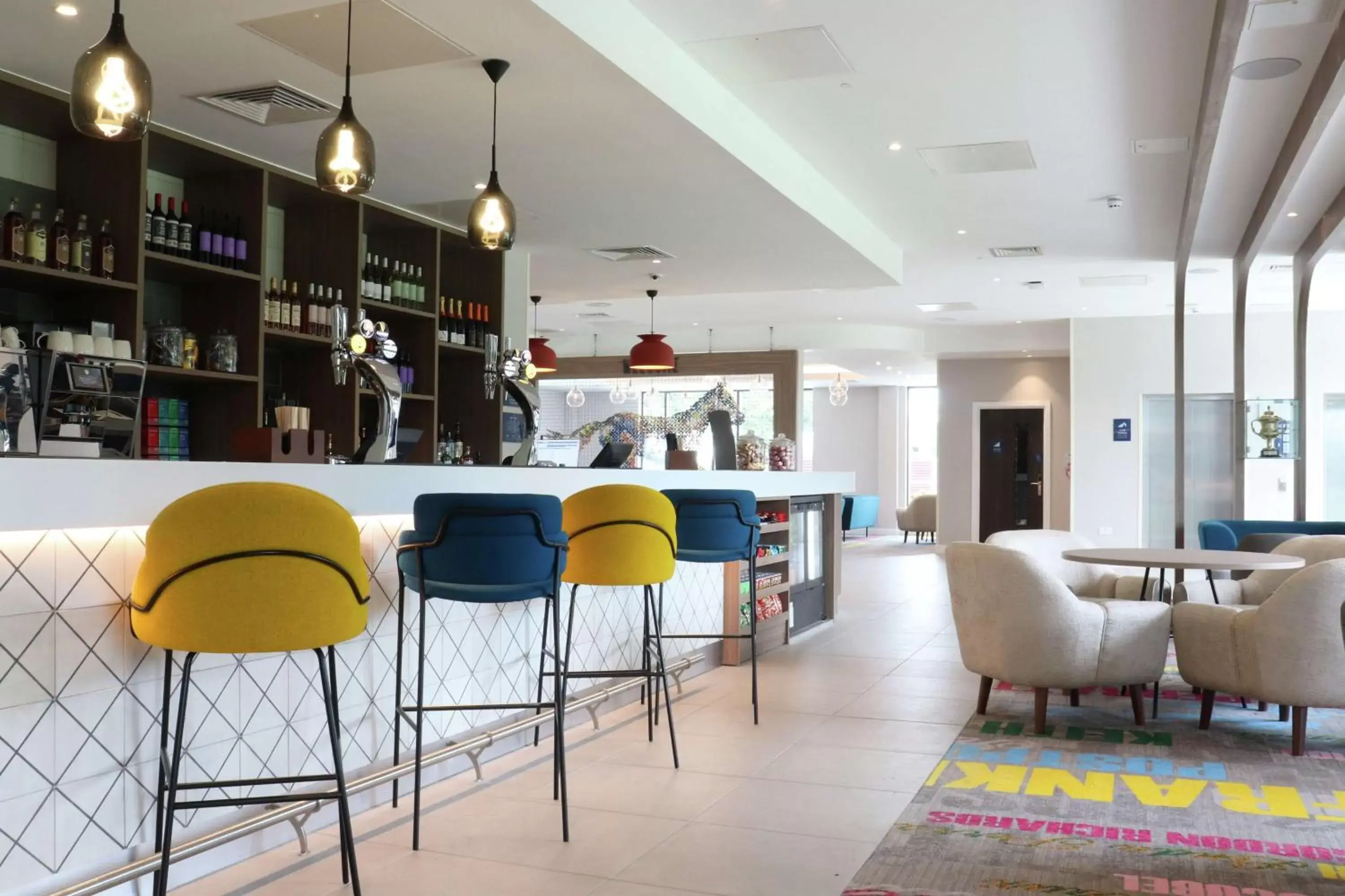 Restaurant/places to eat, Lounge/Bar in Hampton By Hilton Hamilton Park