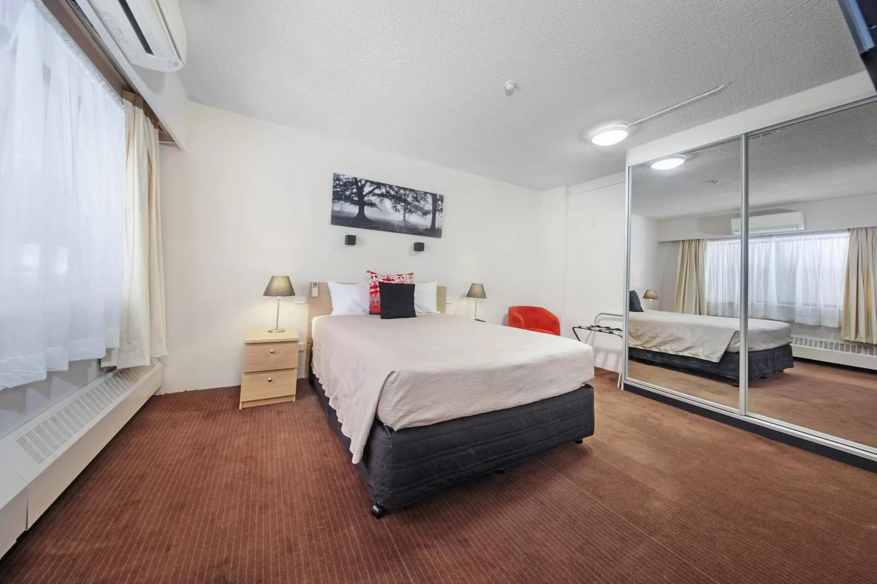 Two Bedroom Apartment - Disability Access in Belconnen Way Hotel & Serviced Apartments