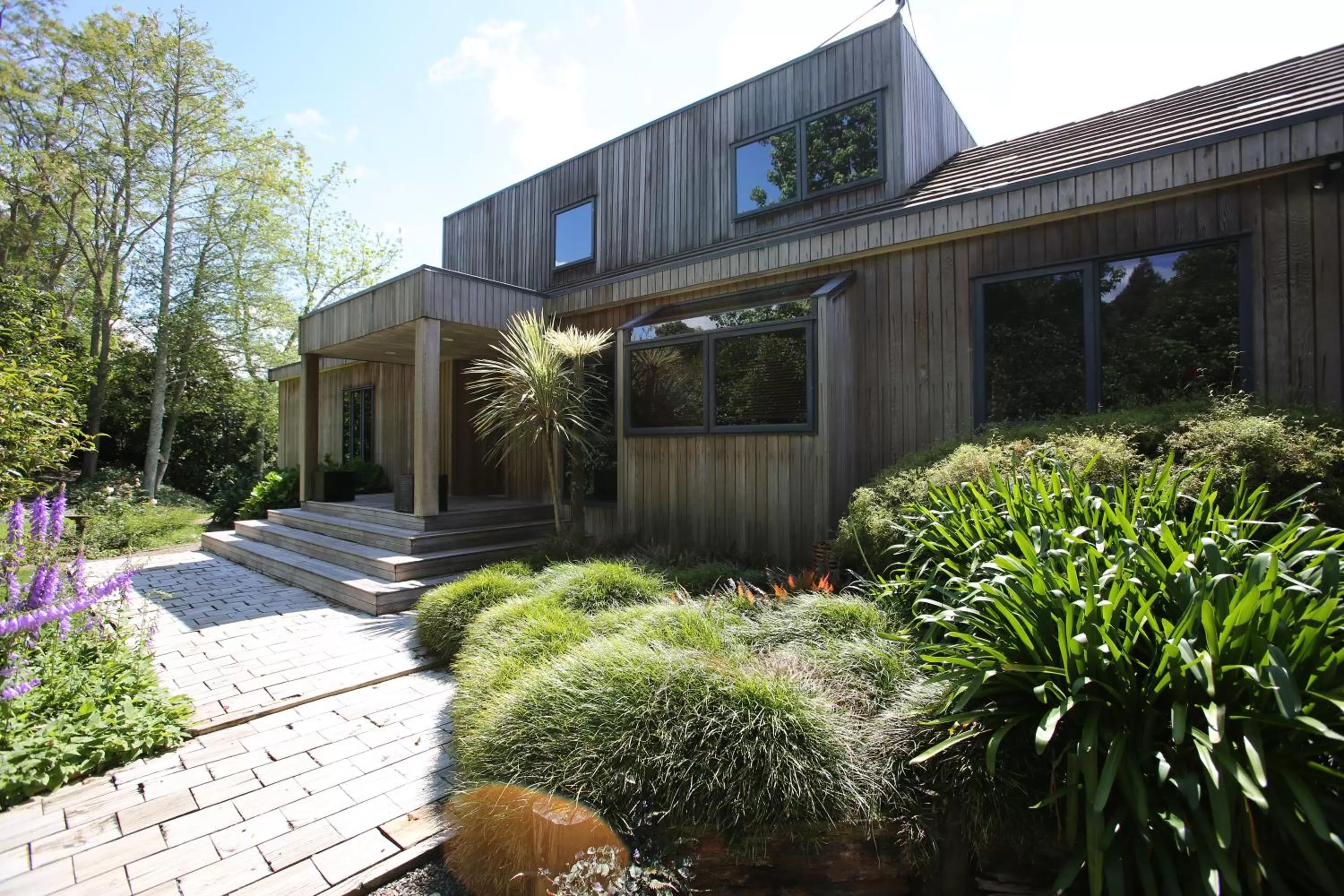 Facade/entrance, Property Building in On The River