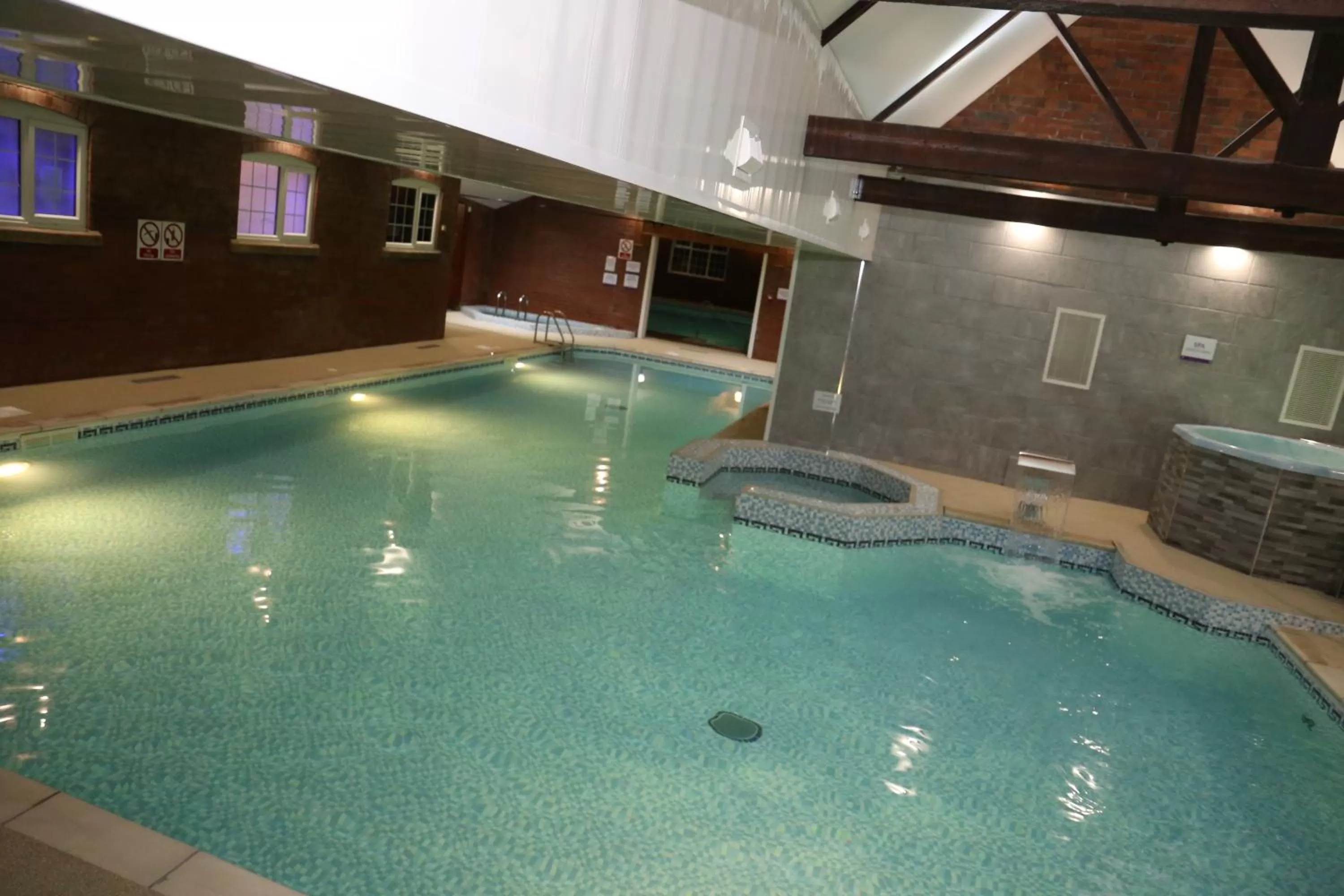 Swimming pool in Best Western Bolholt Country Park Hotel