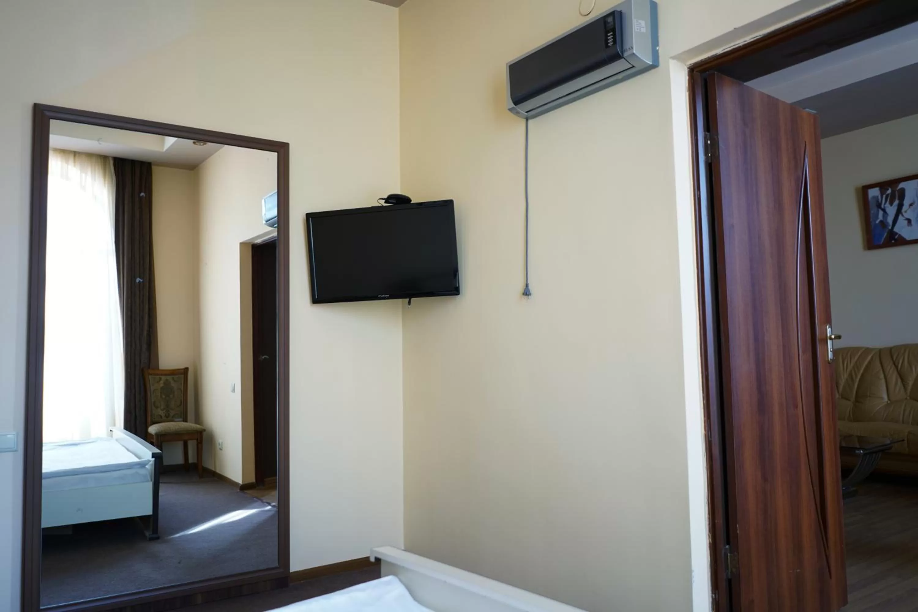 TV/Entertainment Center in Elkoaparthotel