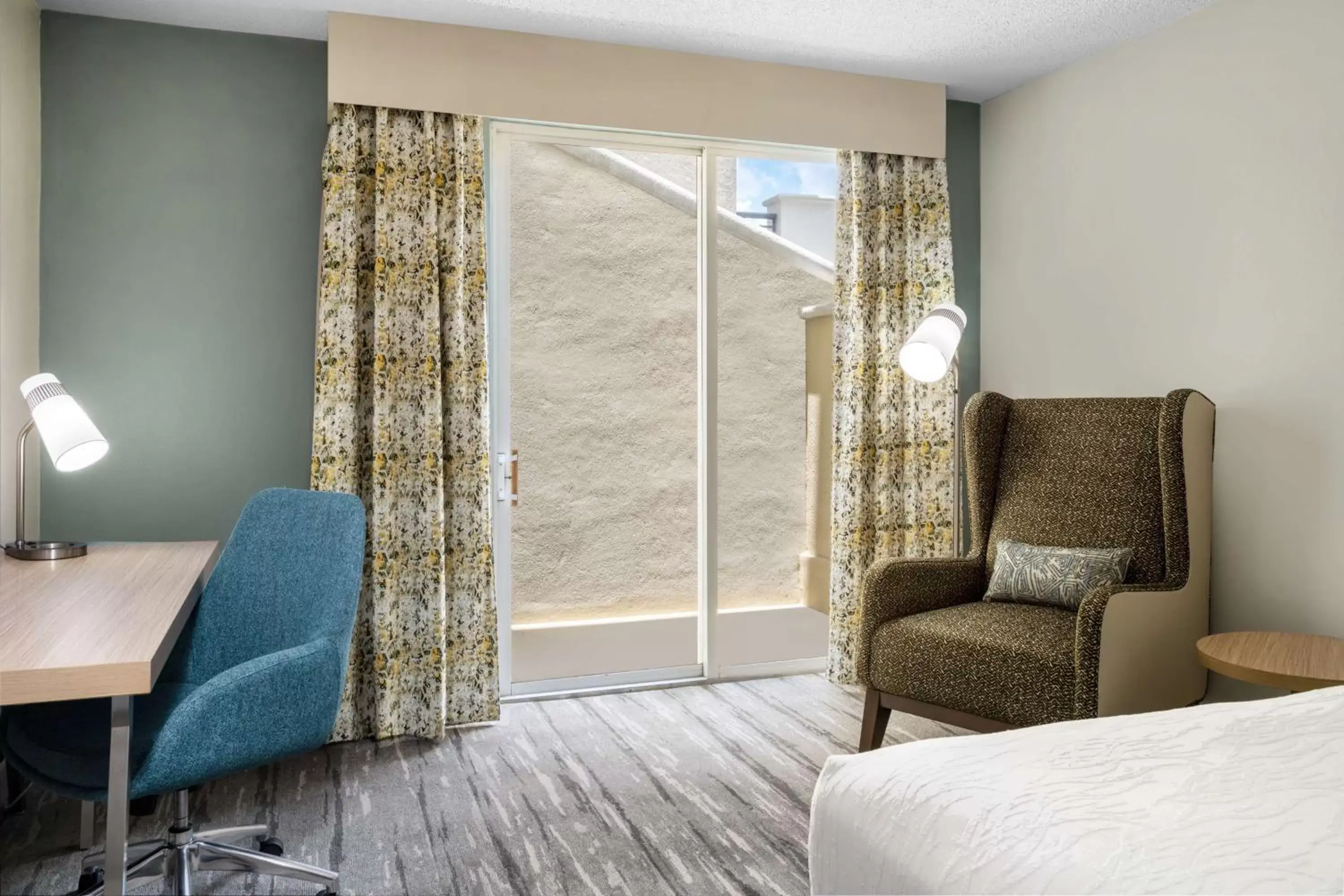 Bedroom, Seating Area in Hilton Garden Inn Jacksonville/Ponte Vedra
