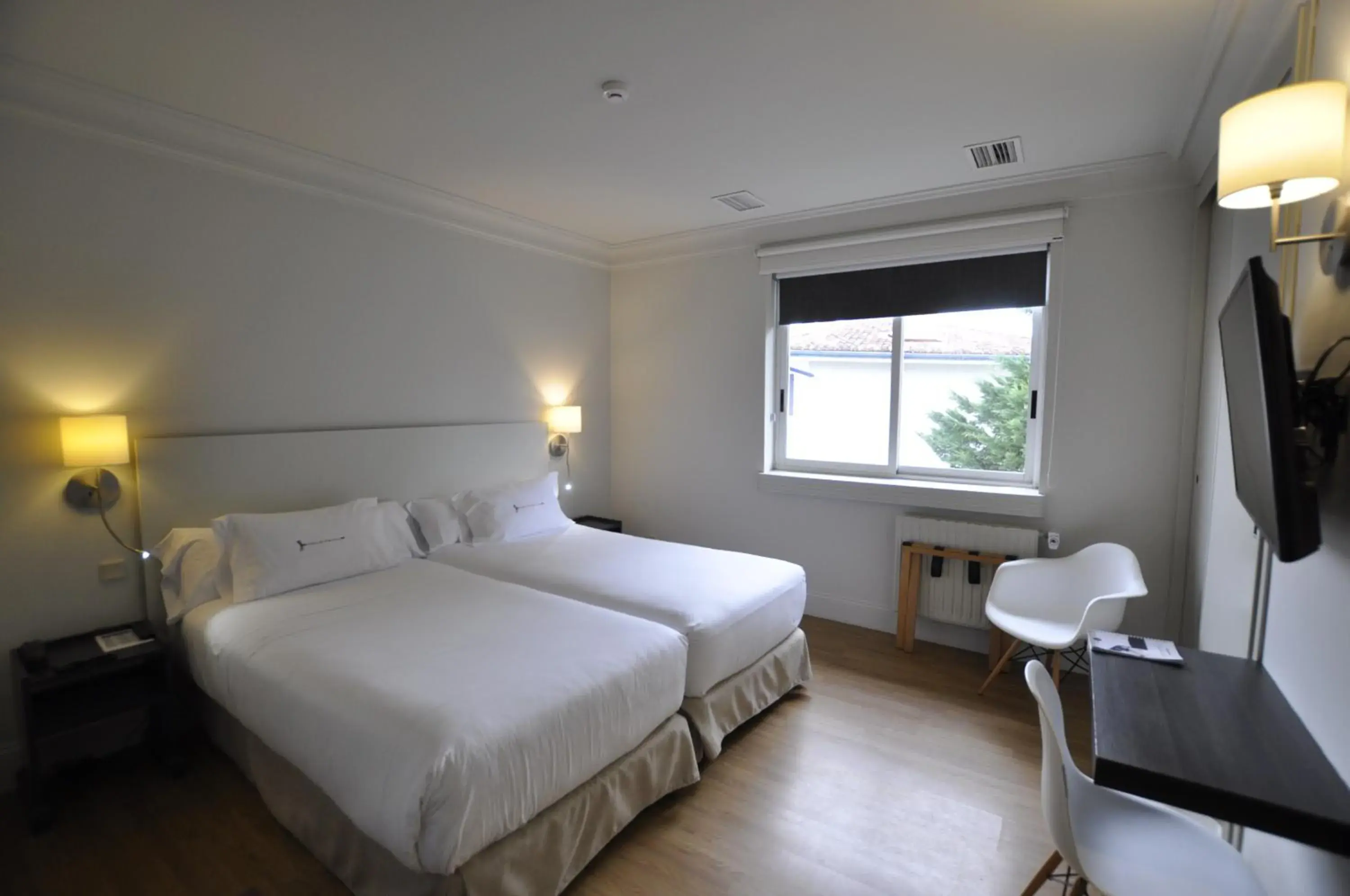 Bedroom, Bed in Hotel Rio Bidasoa