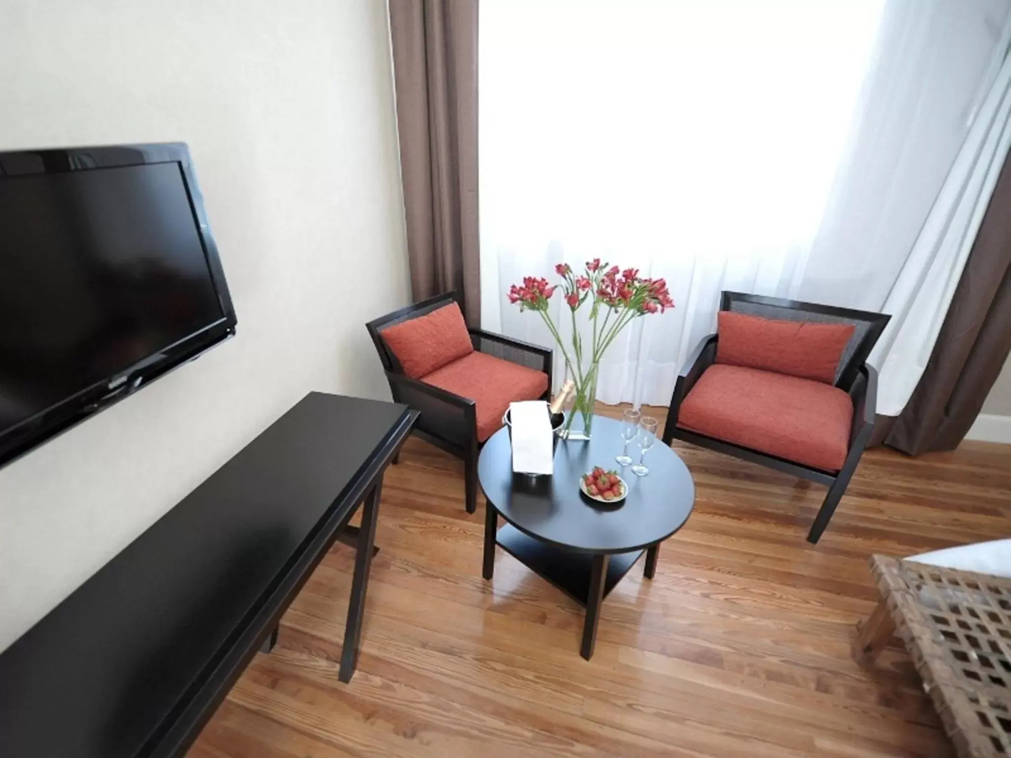 Seating area, TV/Entertainment Center in Patios de San Telmo