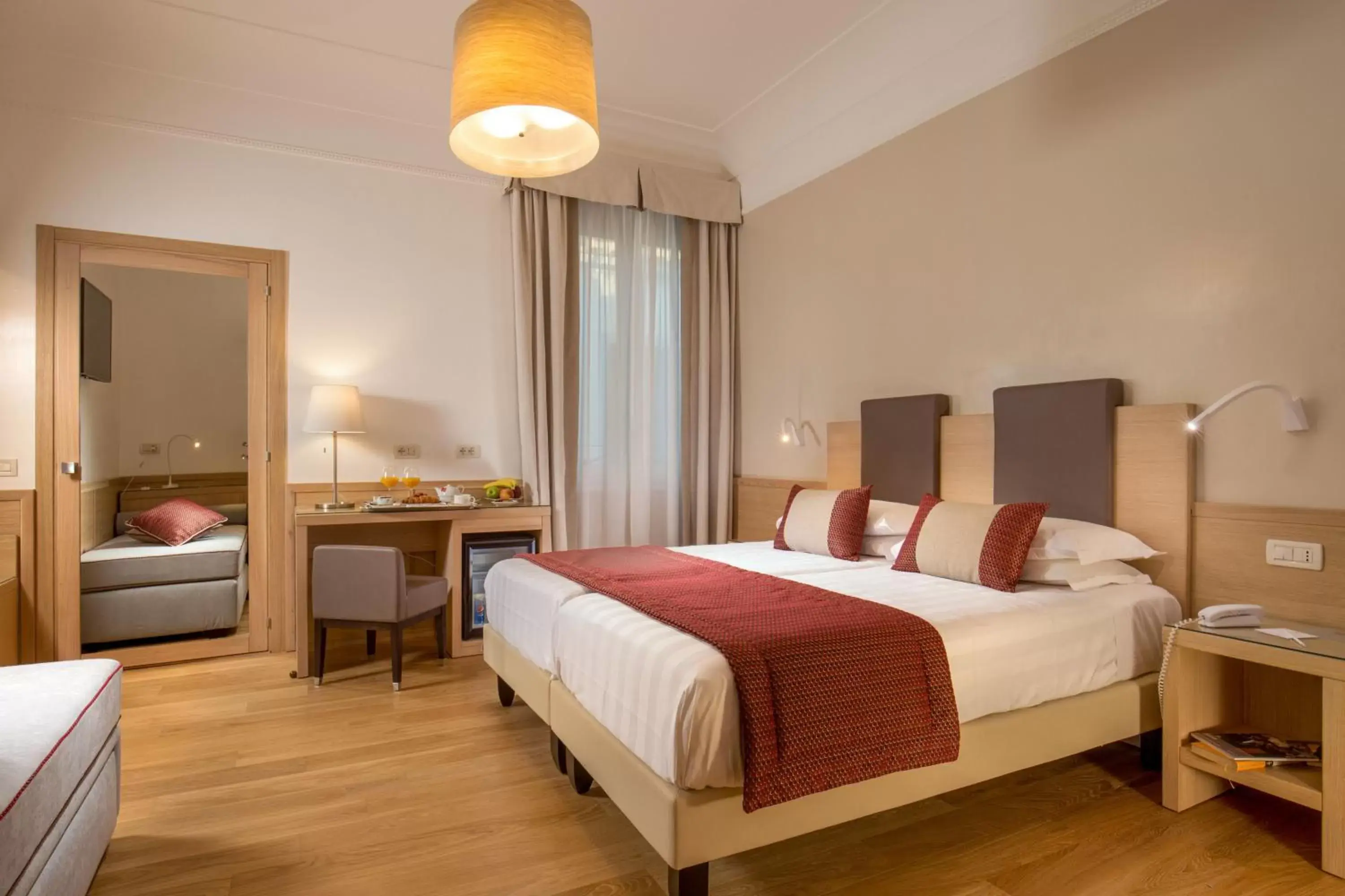 Shower, Bed in Hotel Nord Nuova Roma