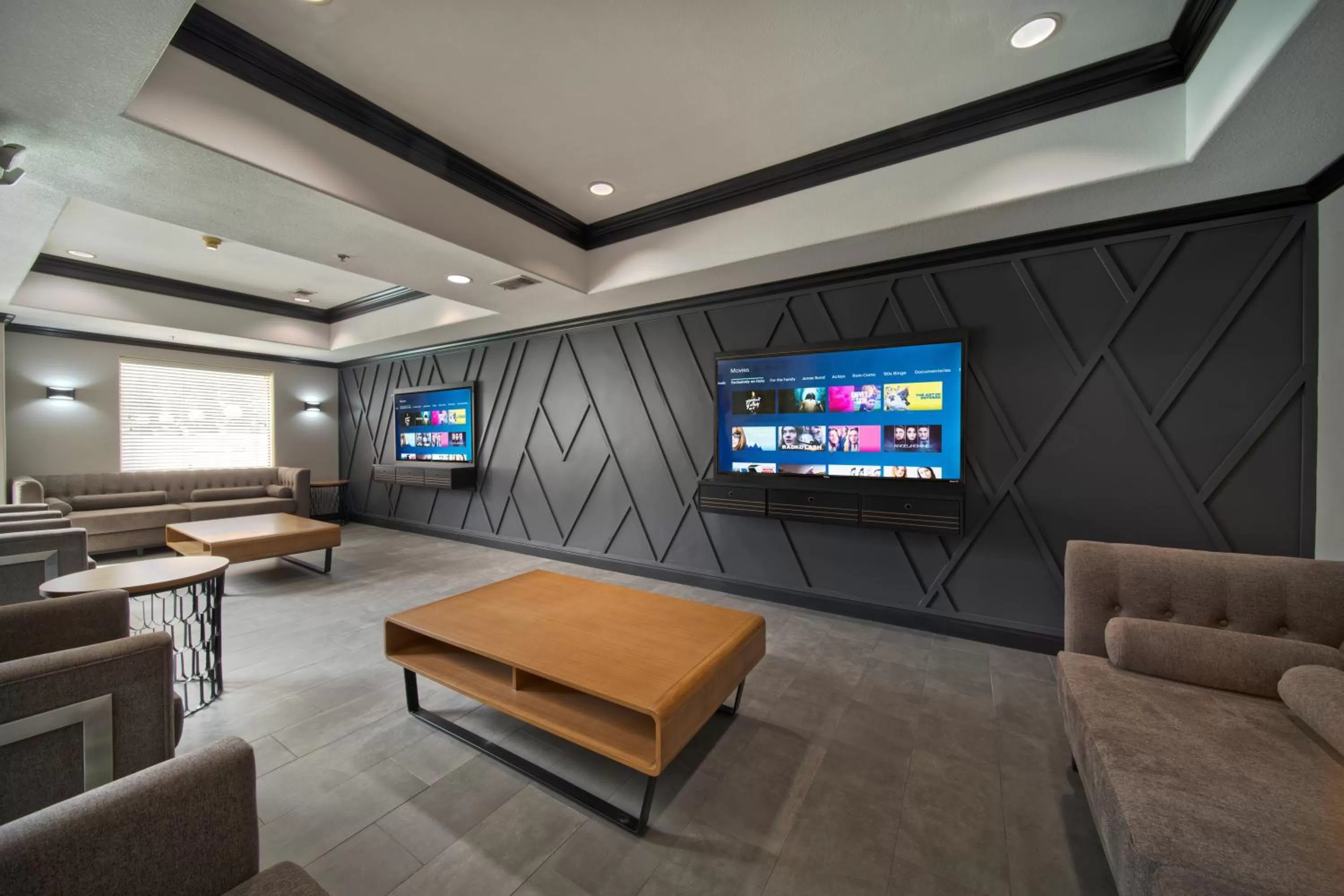 Lobby or reception in Wingate by Wyndham Houston Bush Intercontinental Airport