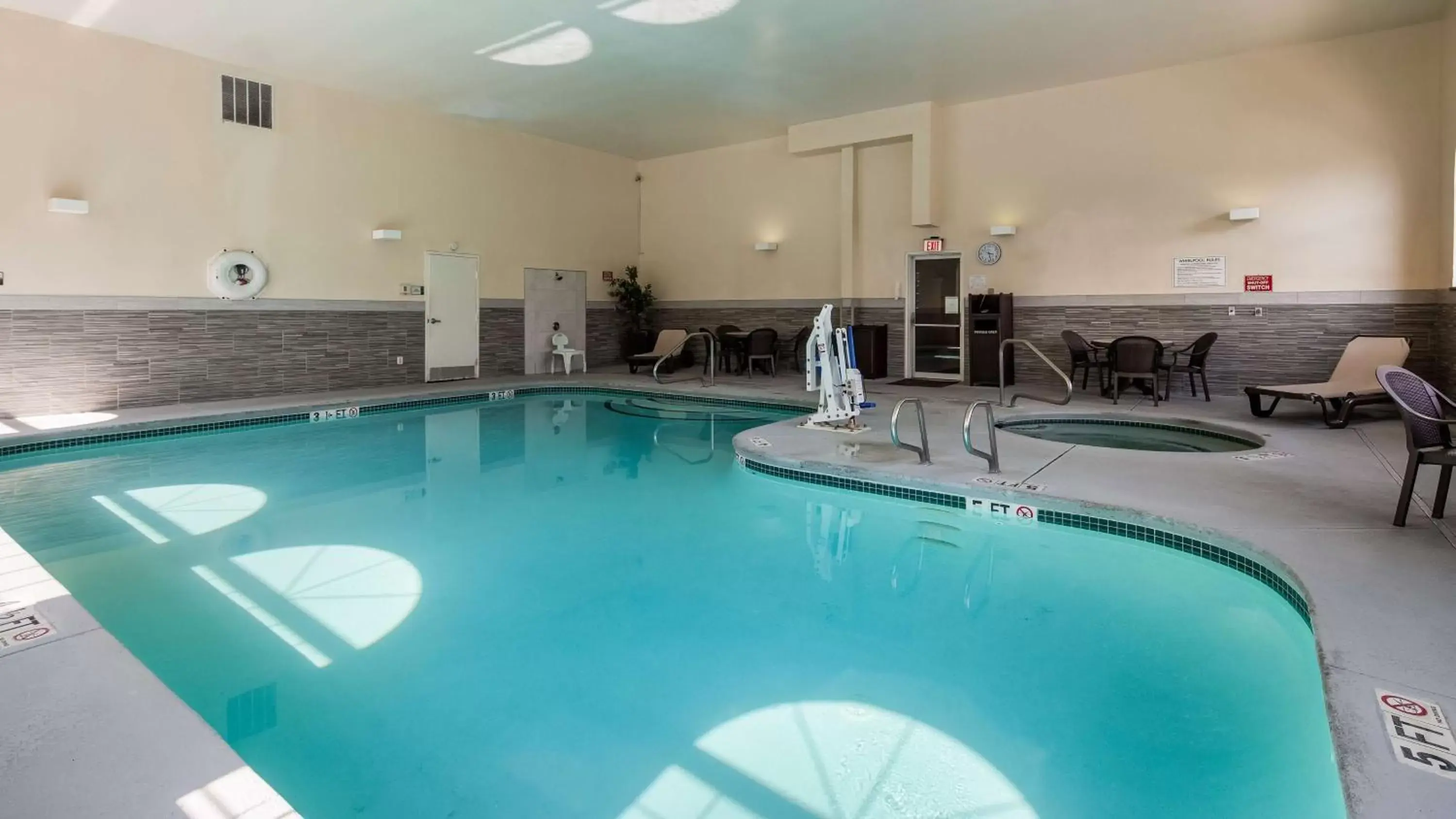 Activities, Swimming Pool in Best Western Concord Inn and Suites