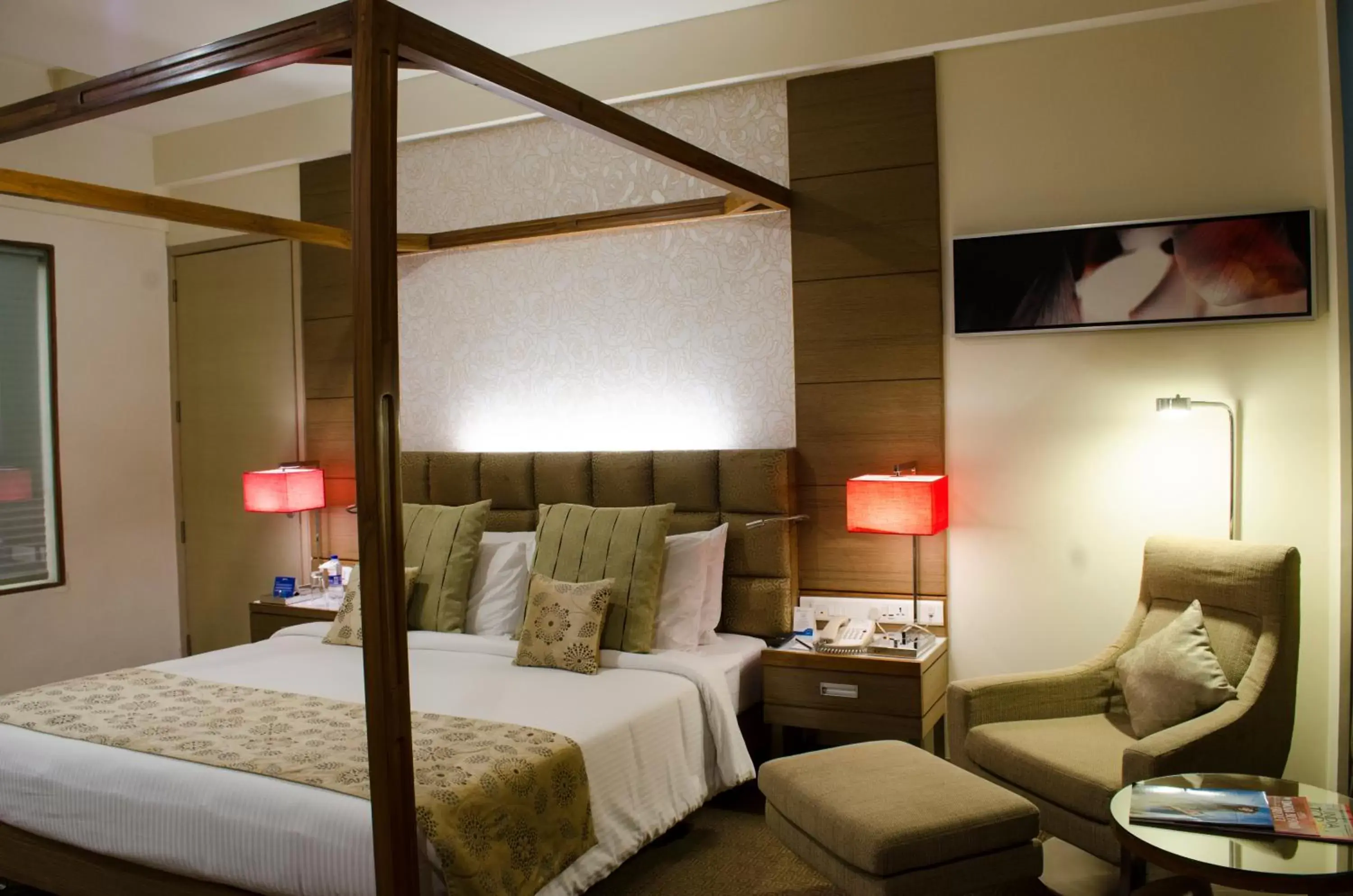 Bedroom, Bed in Radisson Blu Hotel, Greater Noida