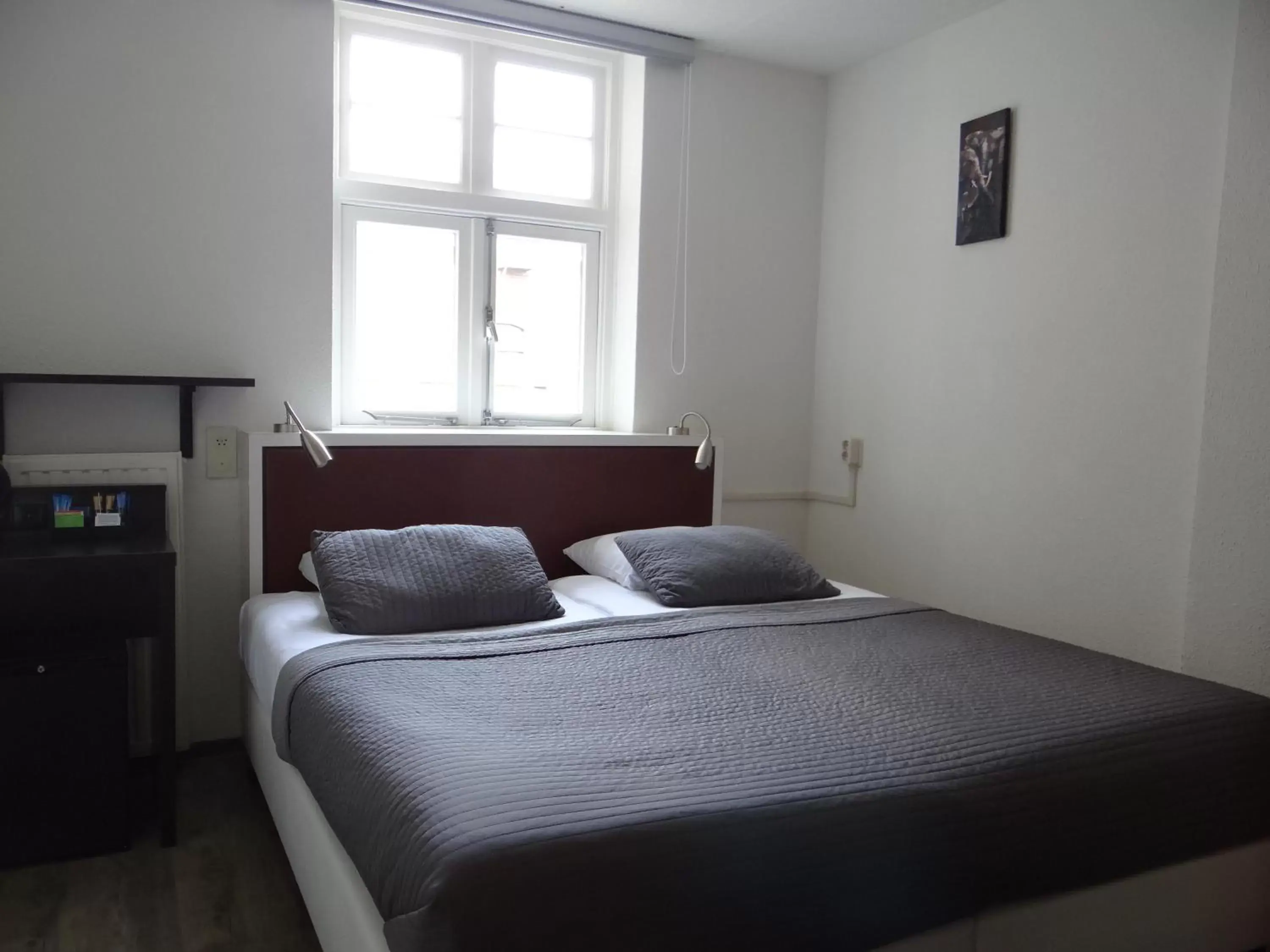 Standard Room 2 Single Beds in Tulip Inn Heerlen City Centre Standard Room 2 Single Beds in Tulip Inn Heerlen City Centre
