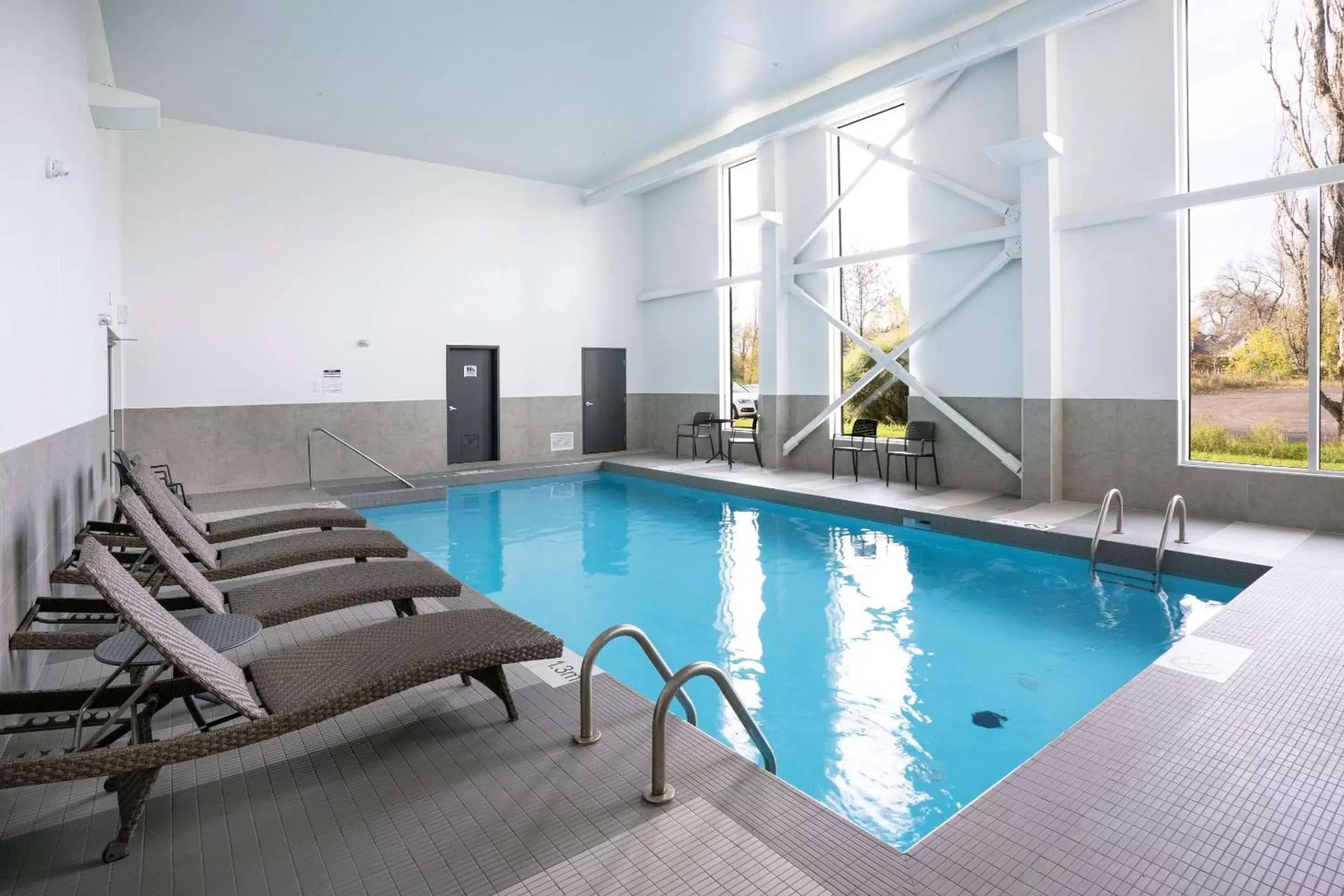 Activities, Swimming Pool in Quality Inn