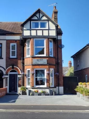 Property Building in Seaview B&B