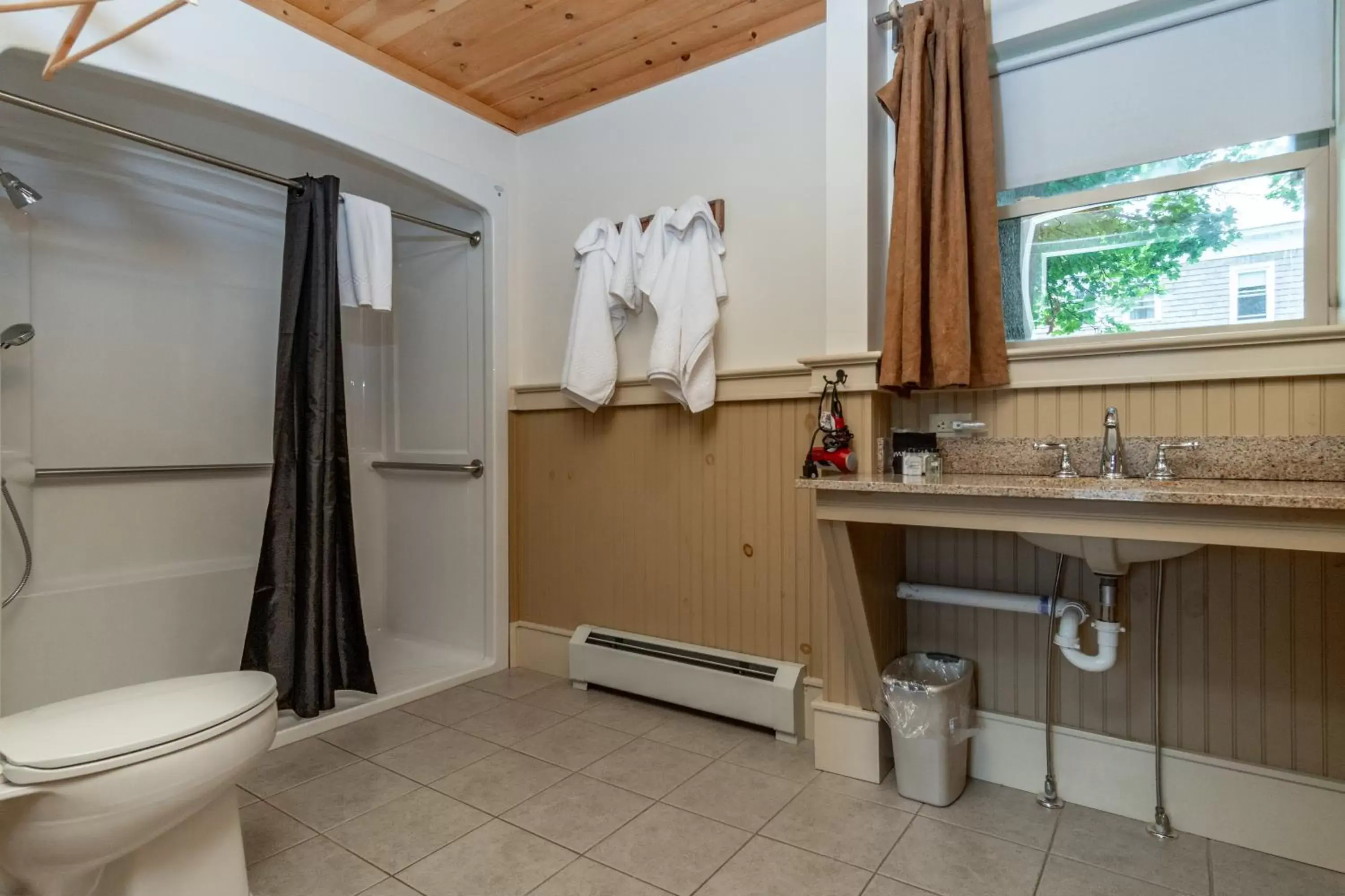 Bathroom in The Alpine Lodge