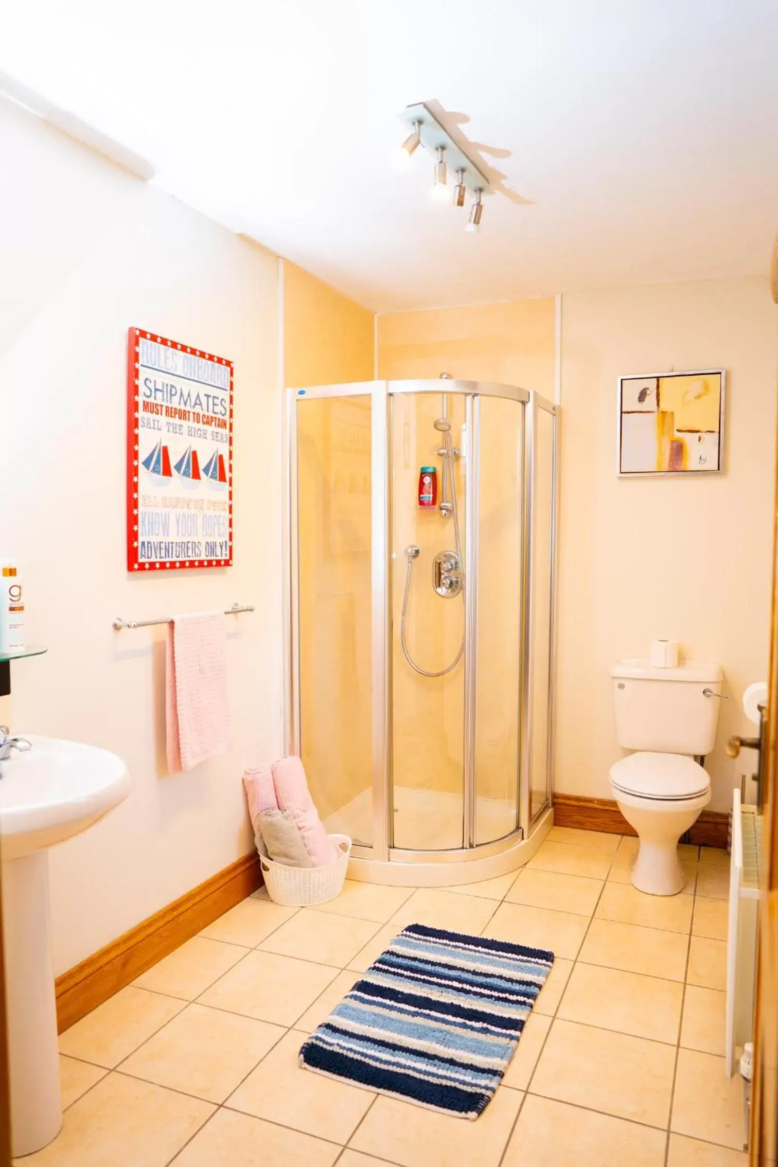 Bathroom in Carnately Lodge