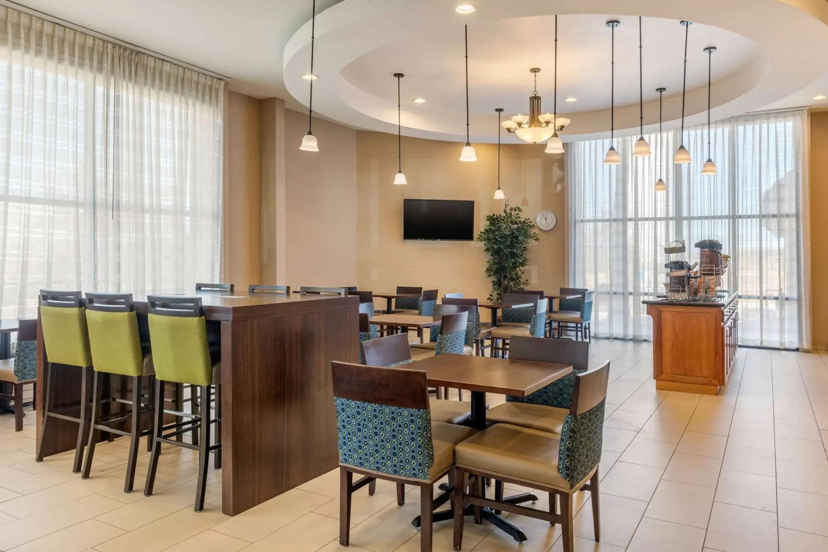 Restaurant/Places to Eat in Comfort Suites Barstow near I-15