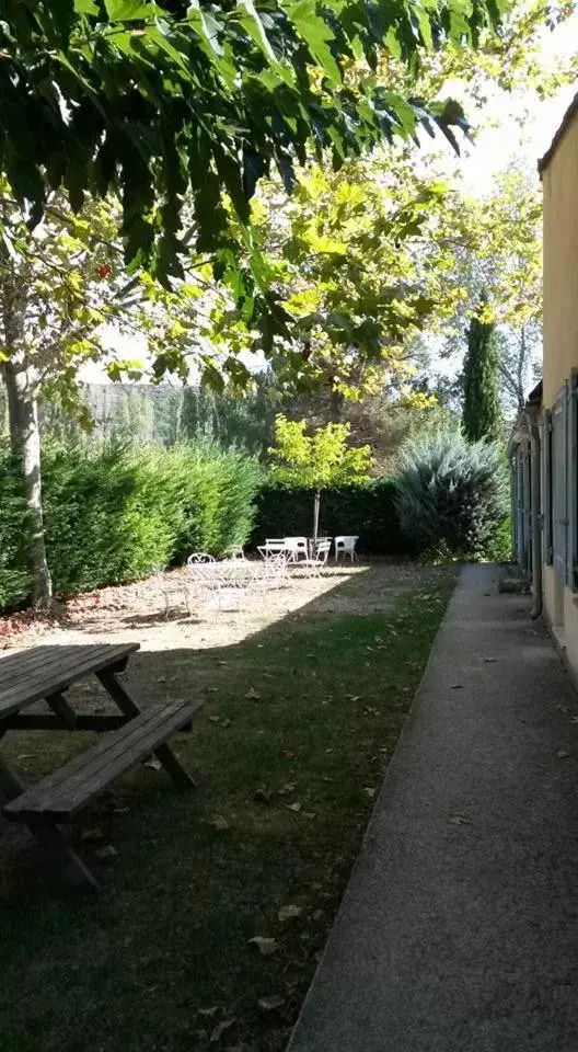 Garden, Patio/Outdoor Area in Chambres d'Hôtes Aux Tournesols