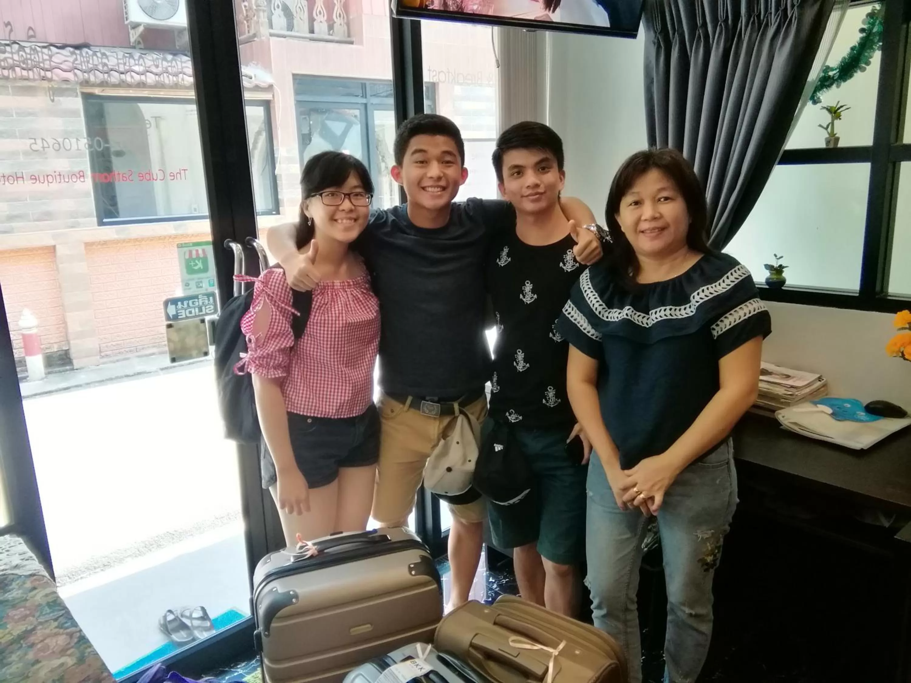 The Cube Sathorn Boutique Hotel เดอะ คิวบ์ สาทร บูติค โฮเทล Near BTS Surasak