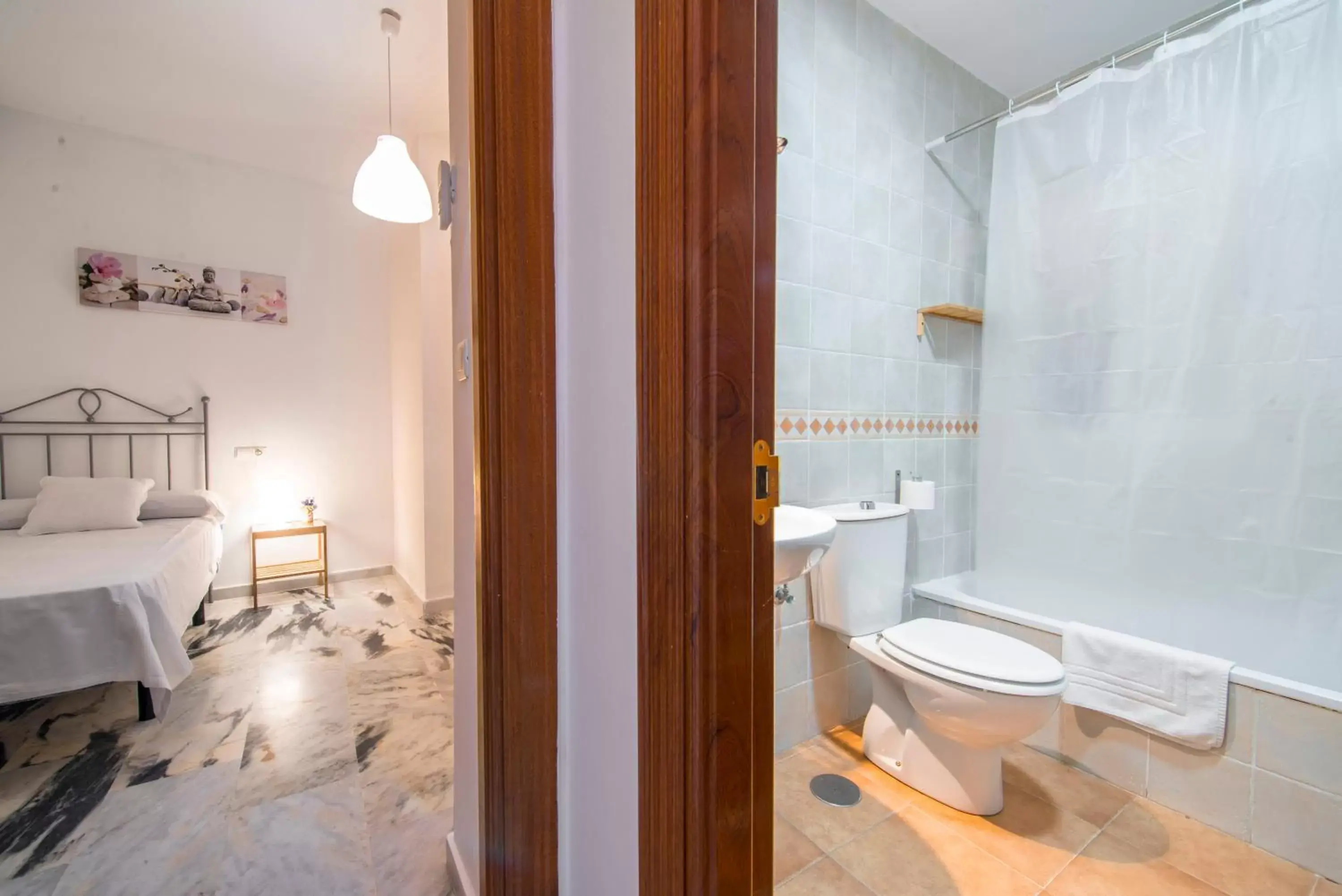 Bathroom in Apartamentos Granata