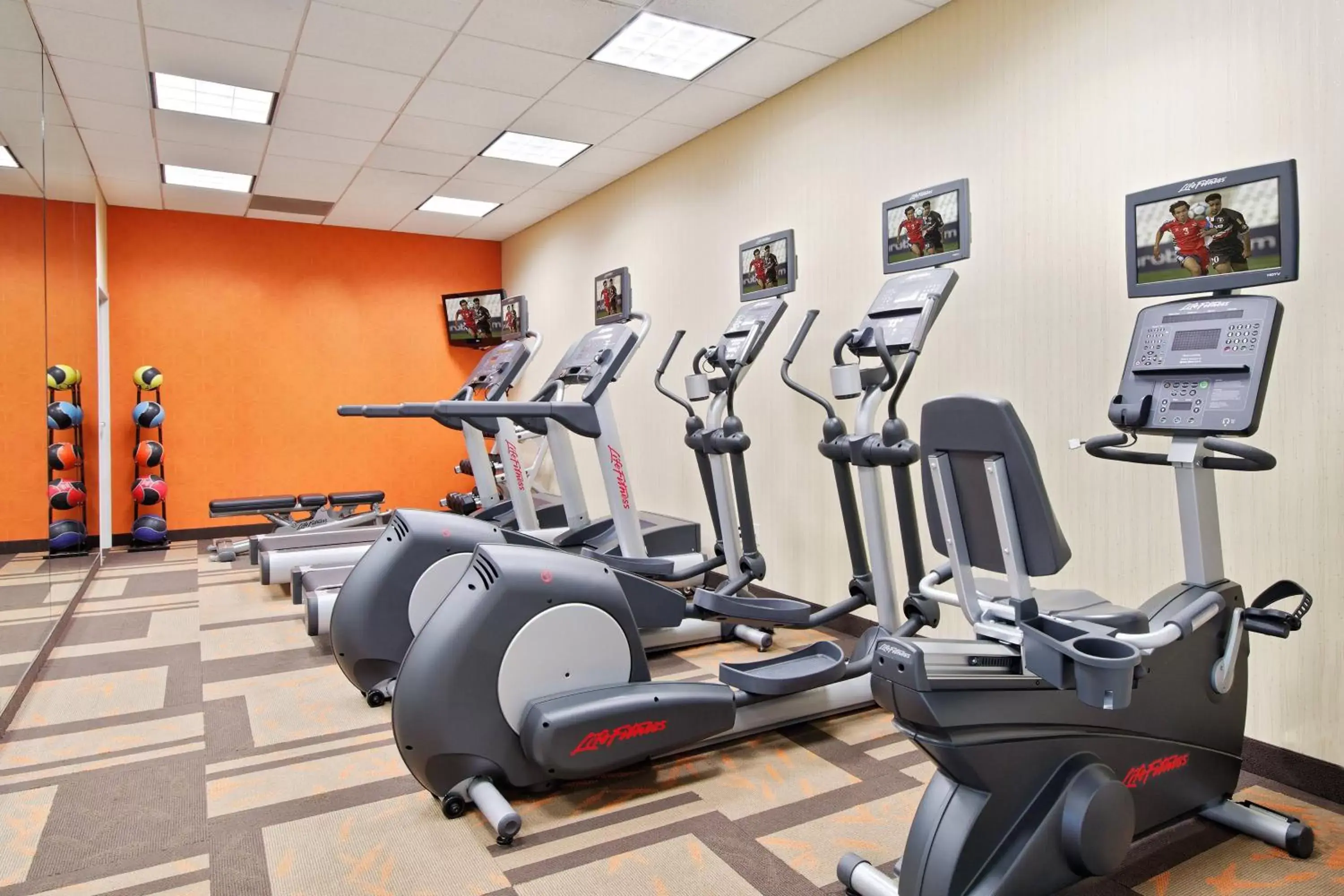 Fitness centre/facilities, Fitness Center/Facilities in Courtyard by Marriott Little Rock Downtown