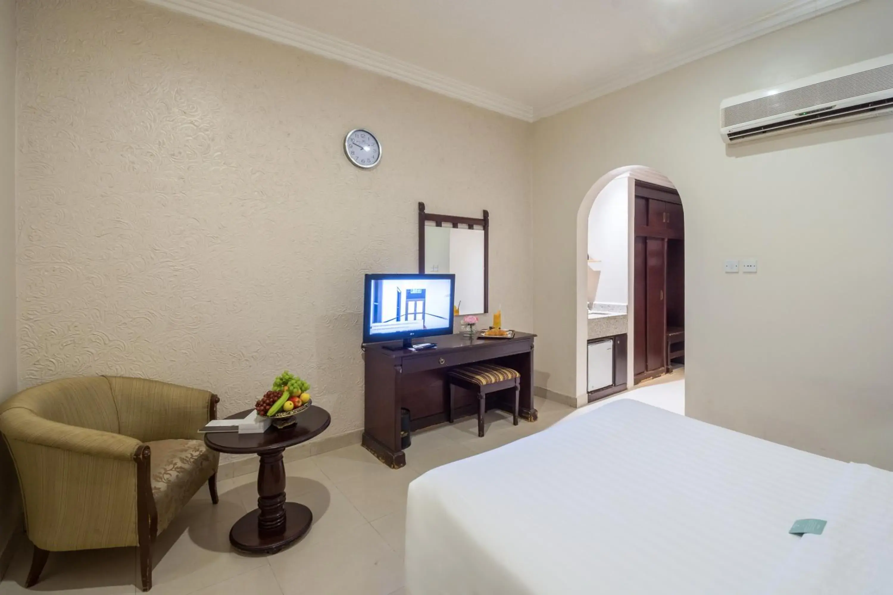 Bedroom, TV/Entertainment Center in Boudl Al Fayhaa