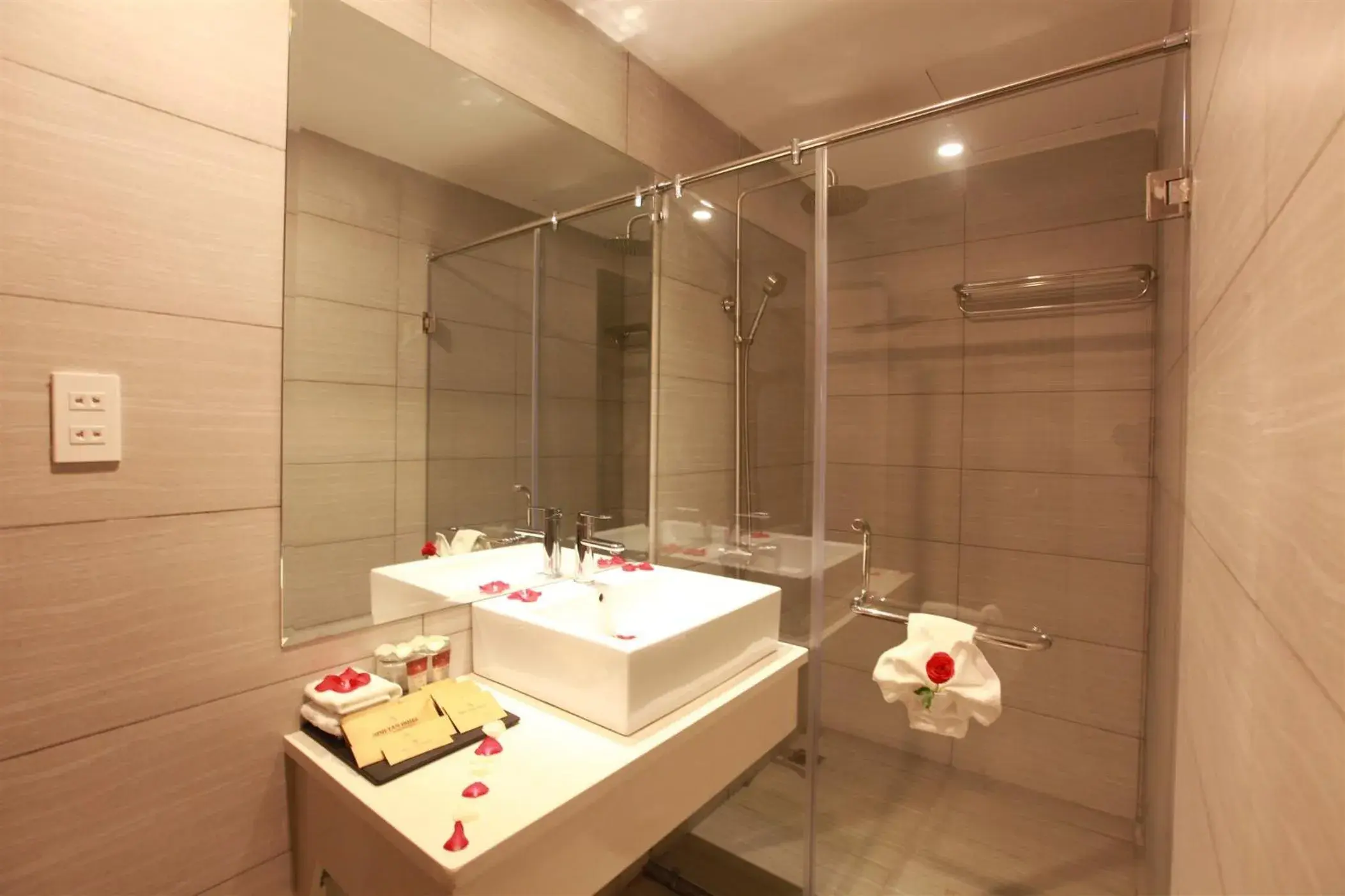 Bathroom in Minh Tam Hotel & Spa 3/2