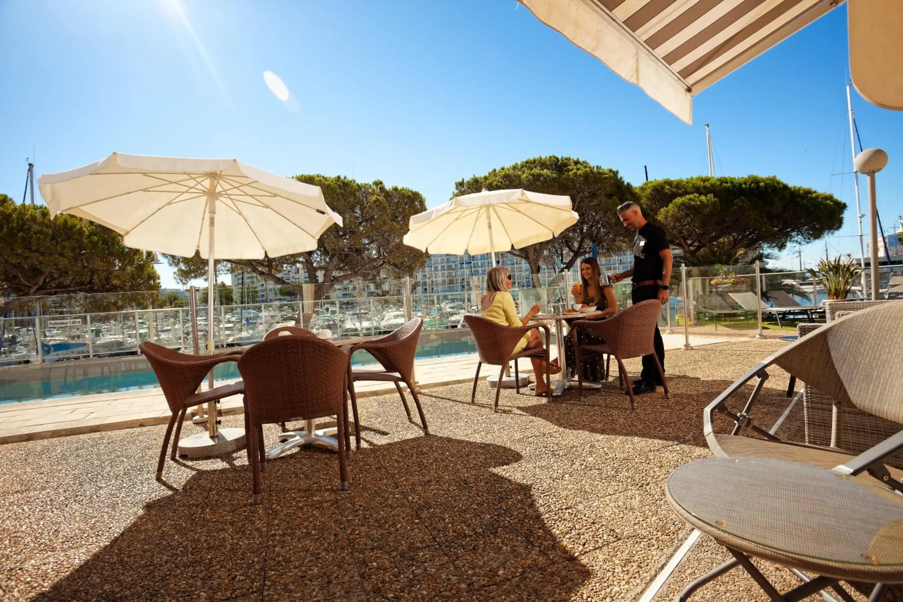 Patio, Restaurant/Places to Eat in The Originals Boutique, Hôtel Neptune, Montpellier Sud (Inter-Hotel)