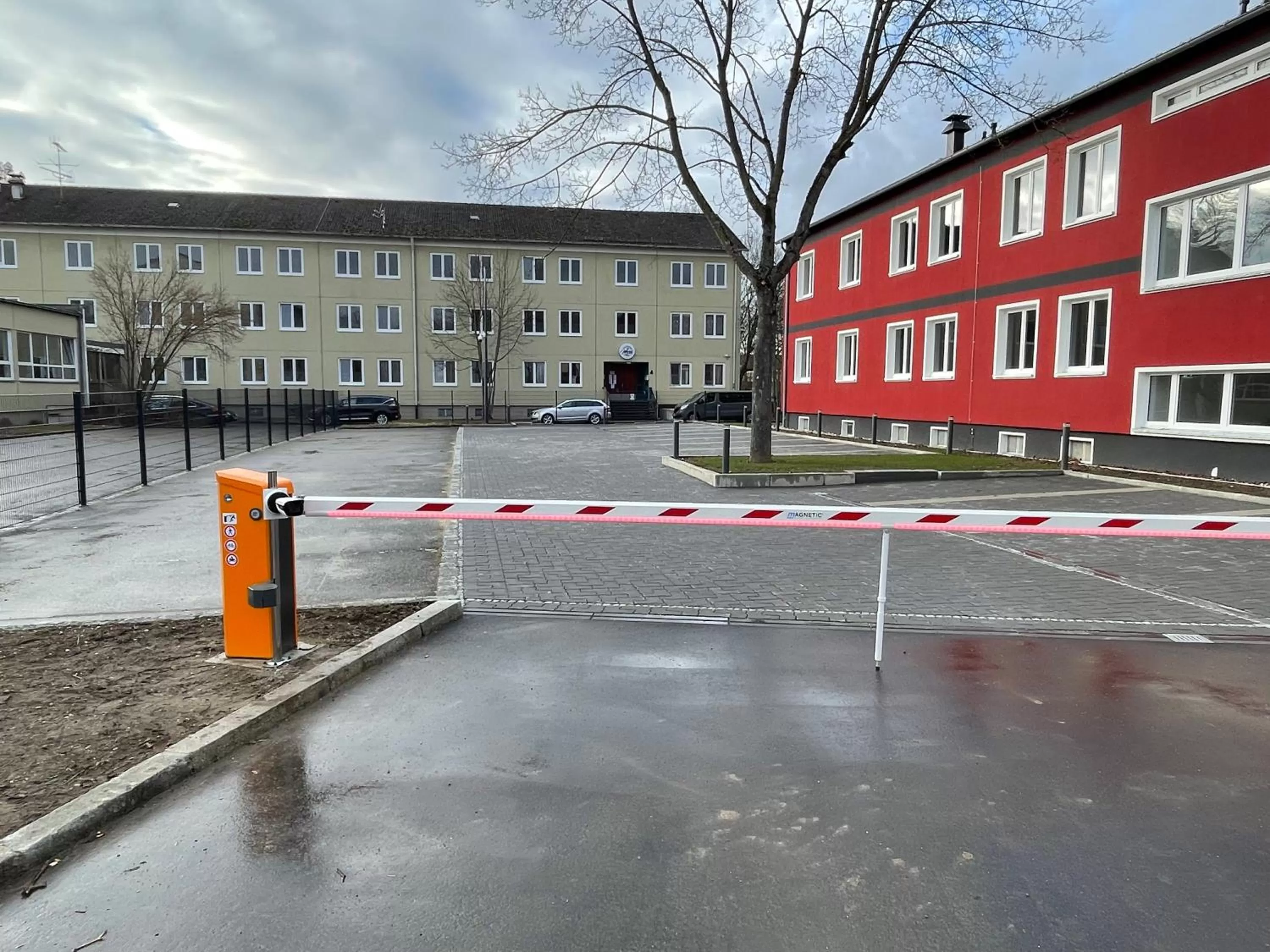 Parking in Yebs Hotel