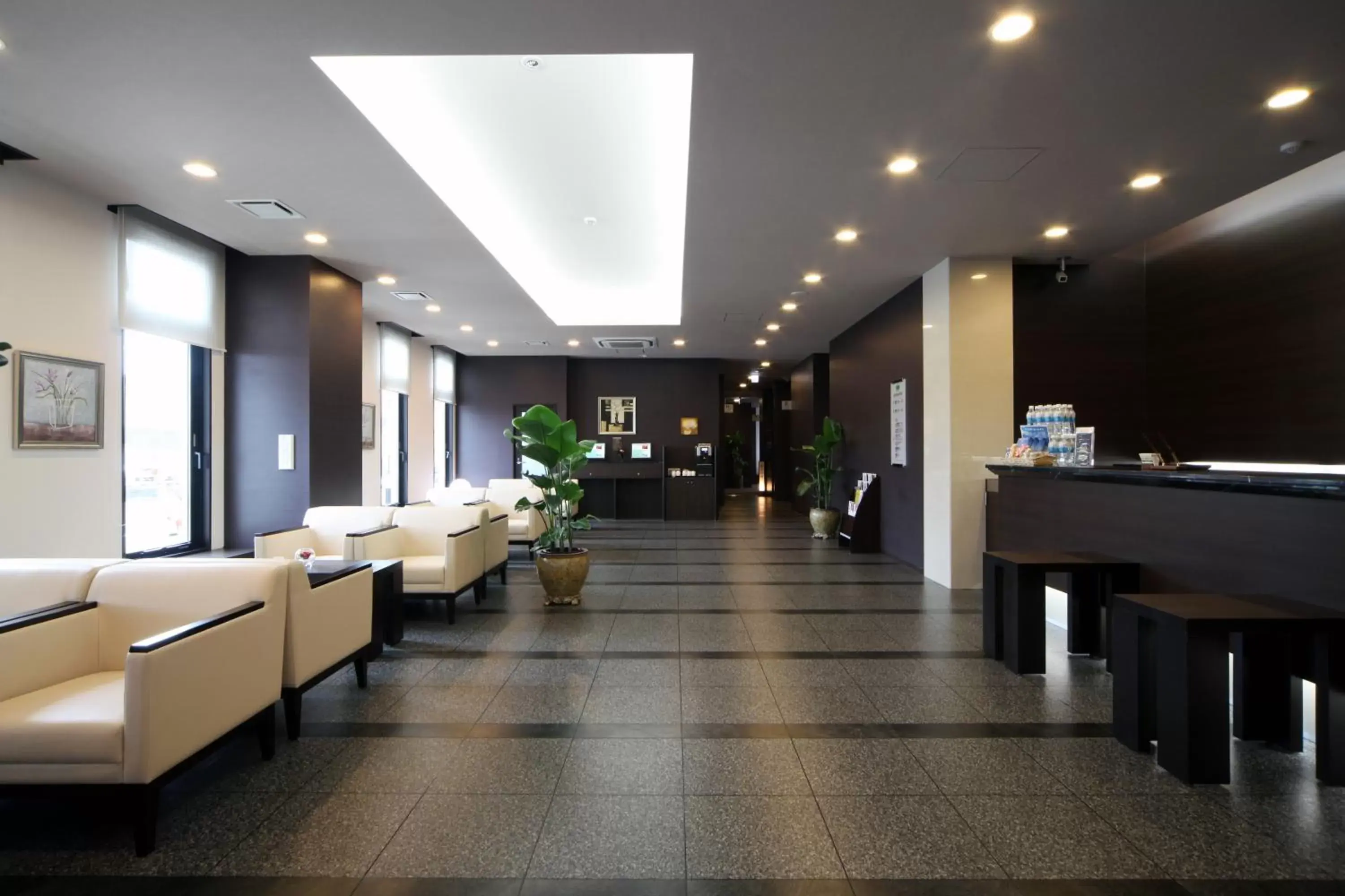 Lobby or reception in Hotel Route-Inn Marugame Lobby or reception in Hotel Route-Inn Marugame