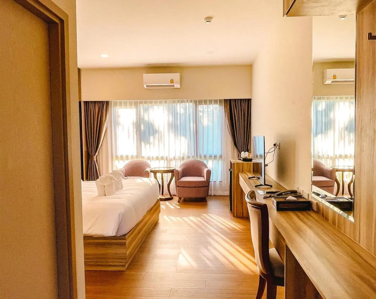 Bedroom, Bed in Sukruethai Hotel Chiang Mai - โรงแรมสุขฤทัย เชียงใหม่ Bedroom, Bed in Sukruethai Hotel Chiang Mai - โรงแรมสุขฤทัย เชียงใหม่