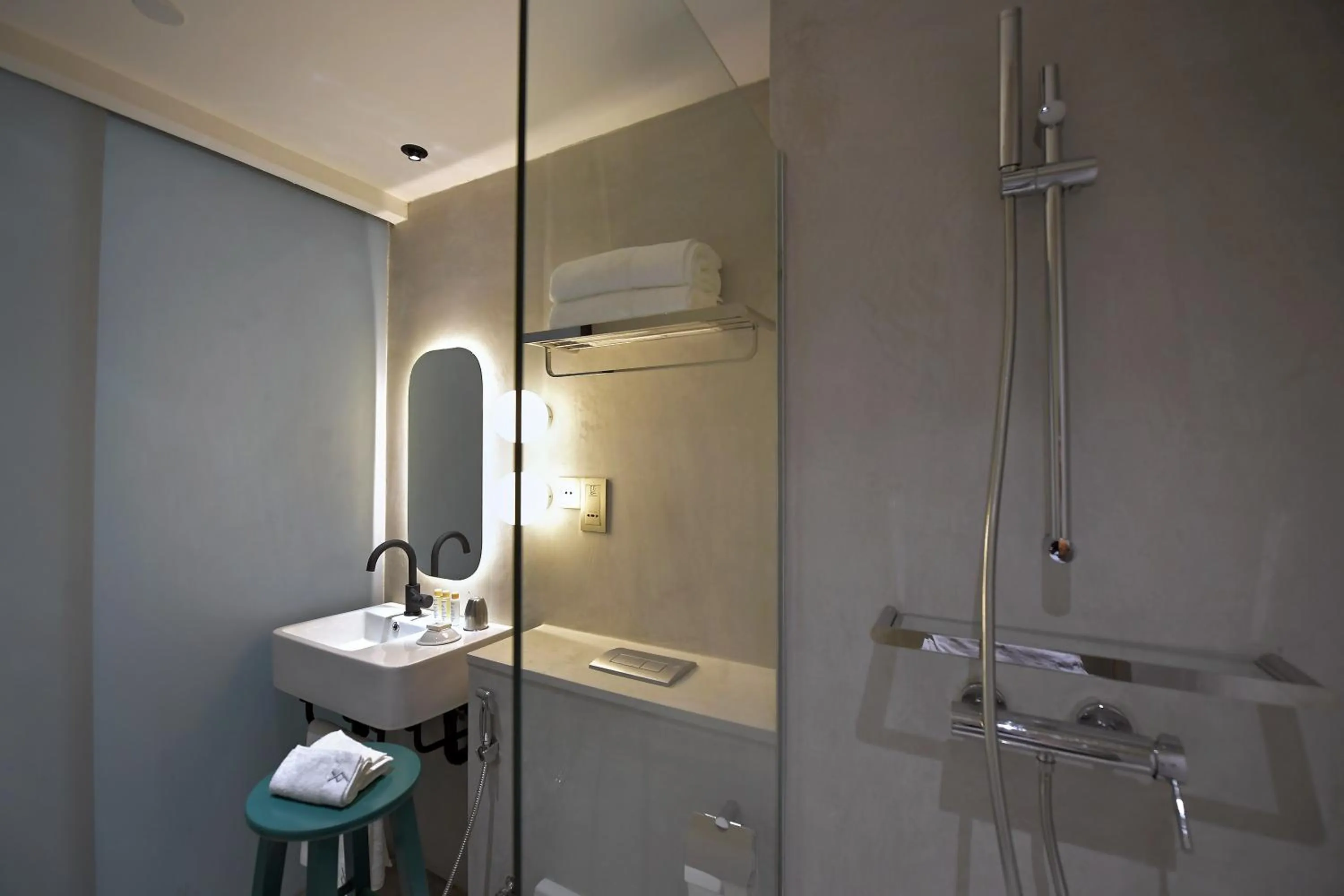 Bathroom in Hi Hotel