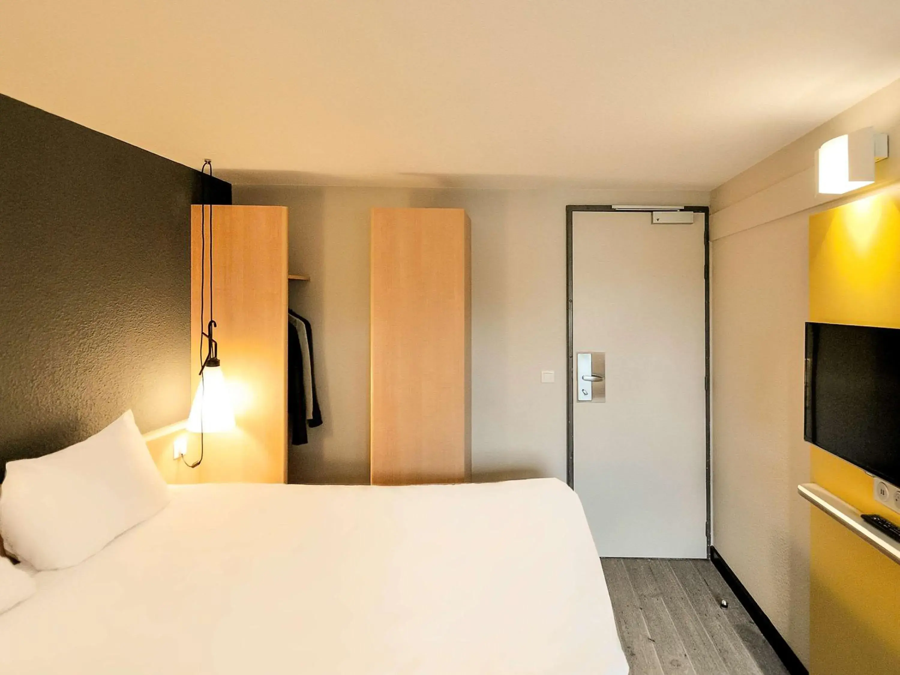 Bedroom, Bed in ibis Maisons Laffitte