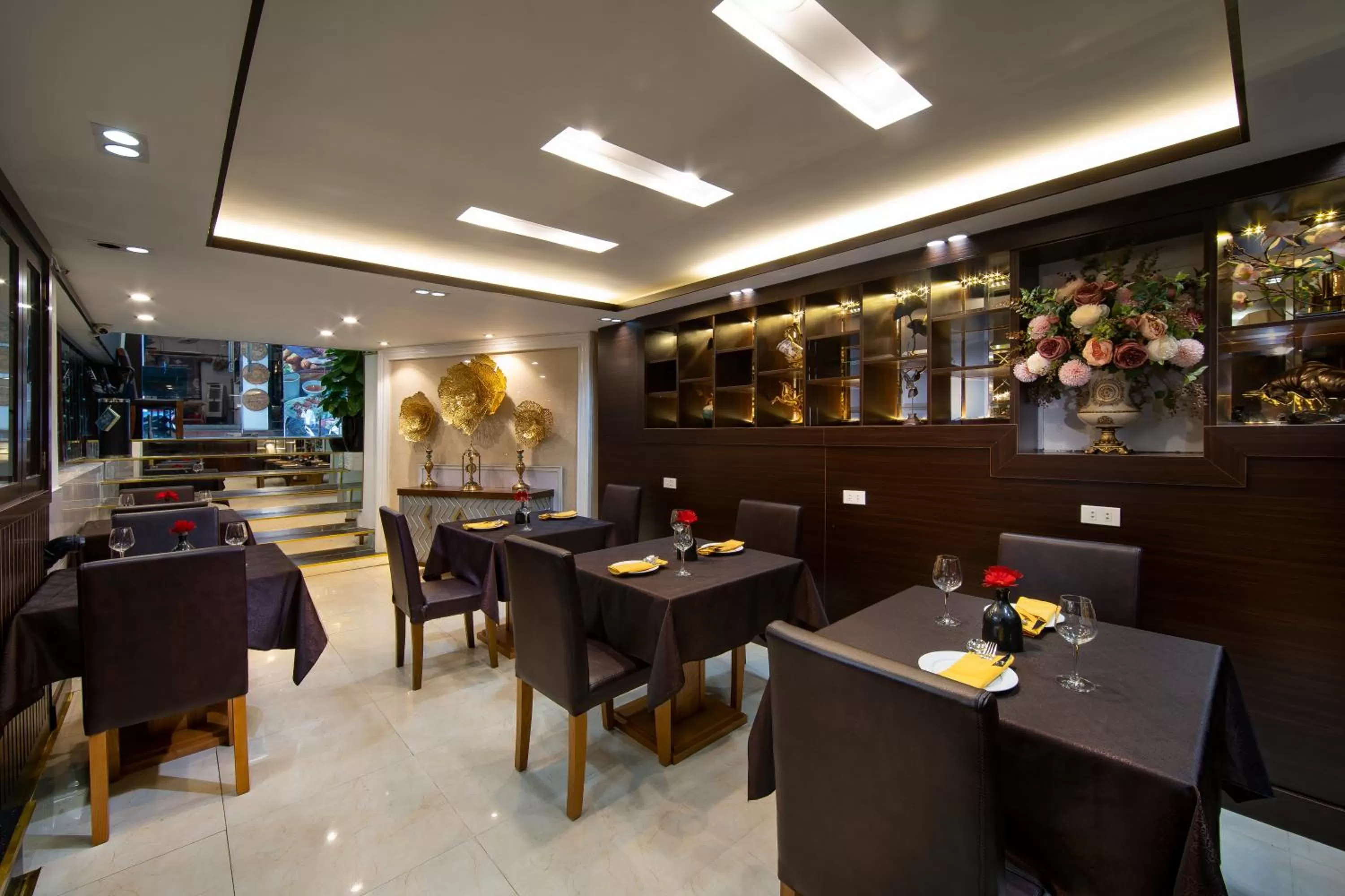 Restaurant/places to eat in Splendid Star Grand Hotel and Spa