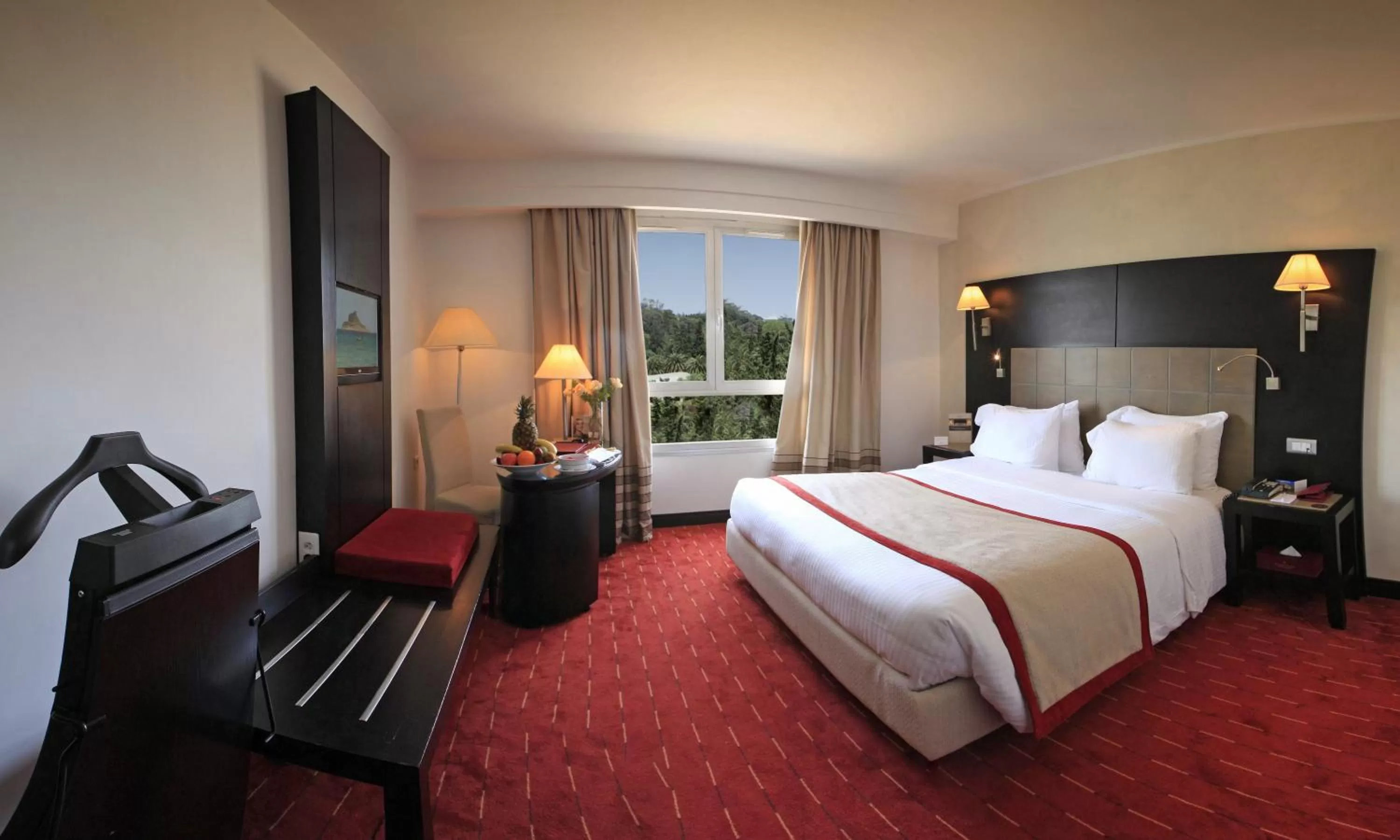 Photo of the whole room, Bed in Golden Tulip El Mechtel