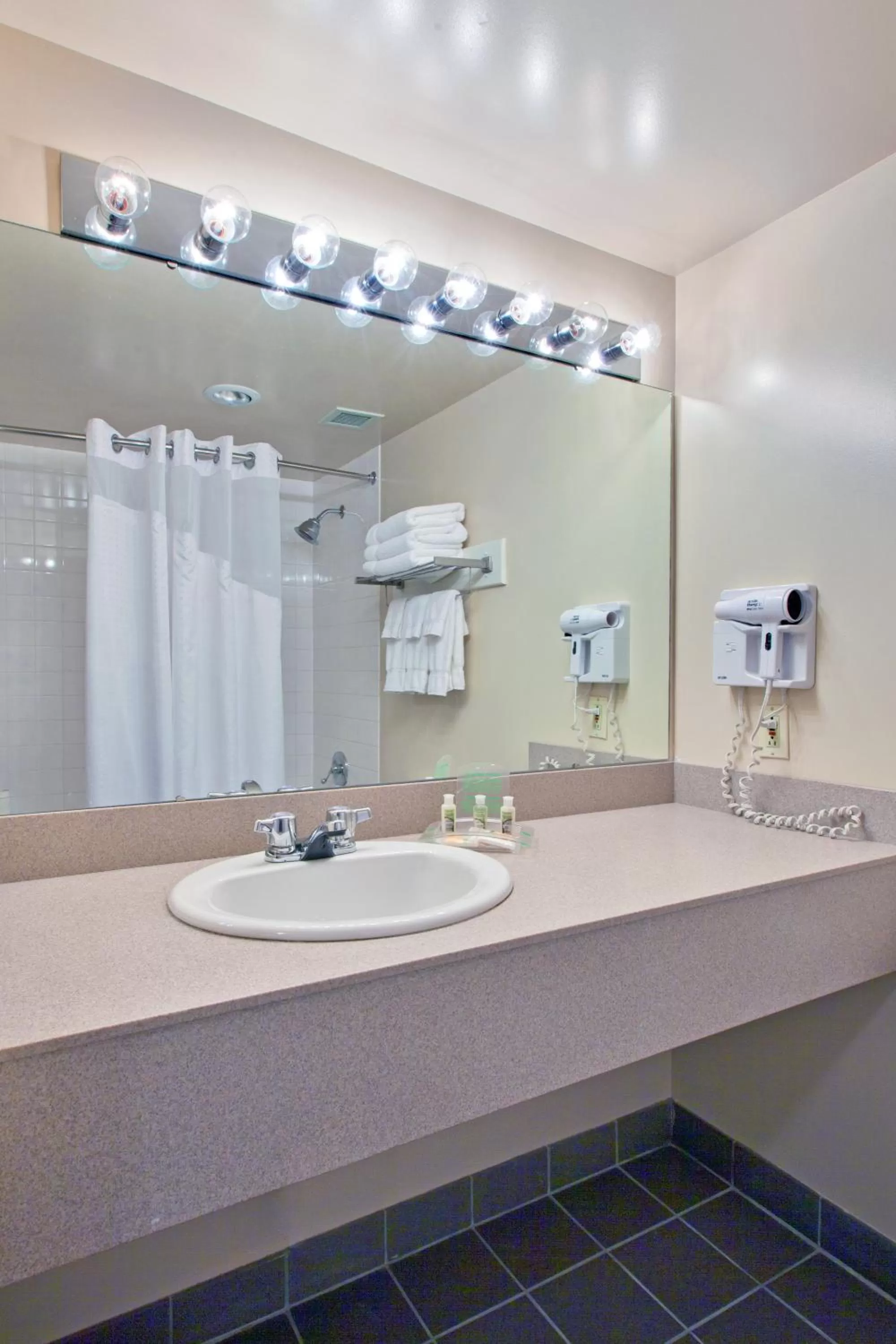 Bathroom in Days Inn by Wyndham Stephenville