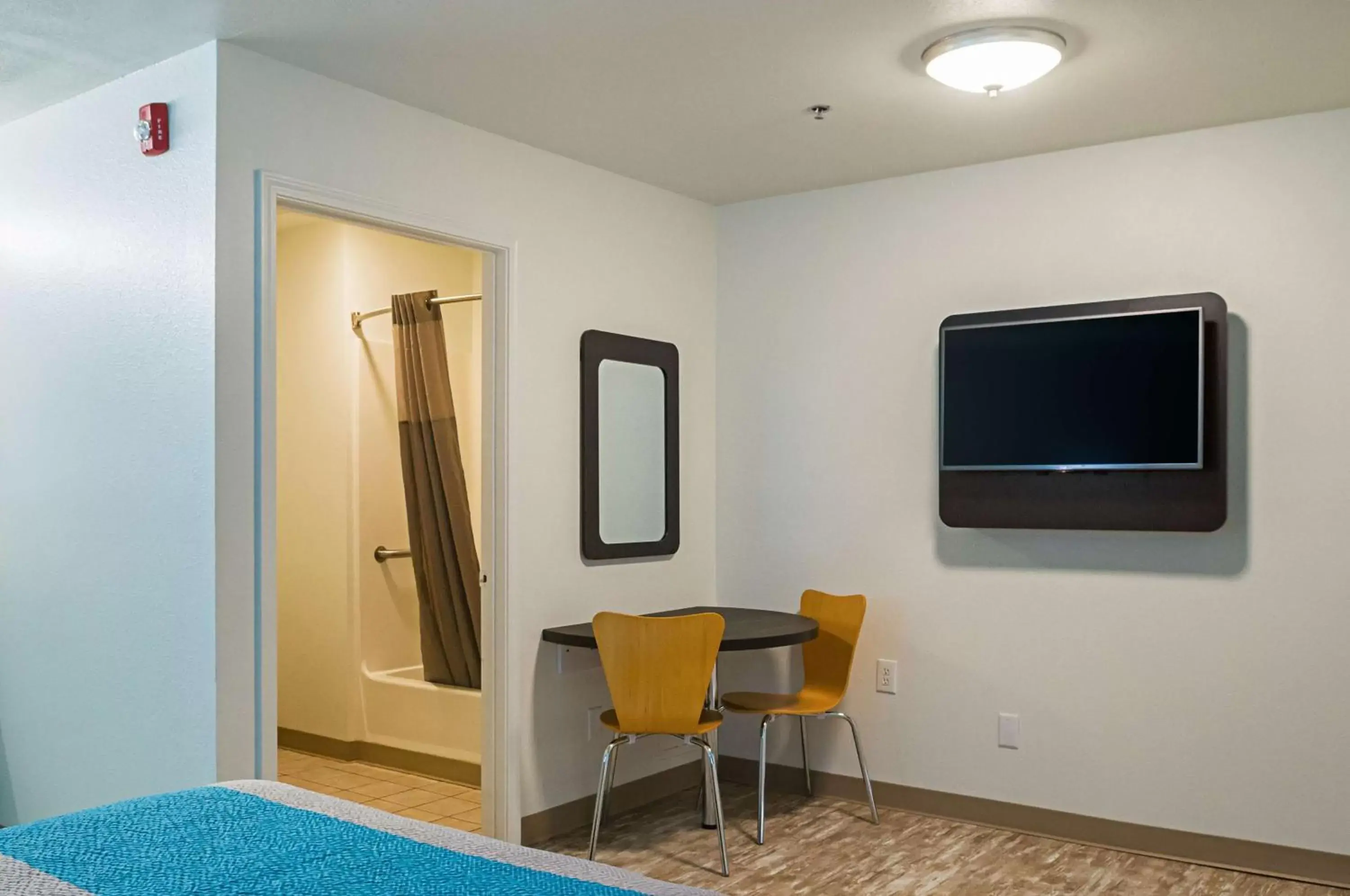 Photo of the whole room, TV/Entertainment Center in Motel 6-Bay Saint Louis, MS