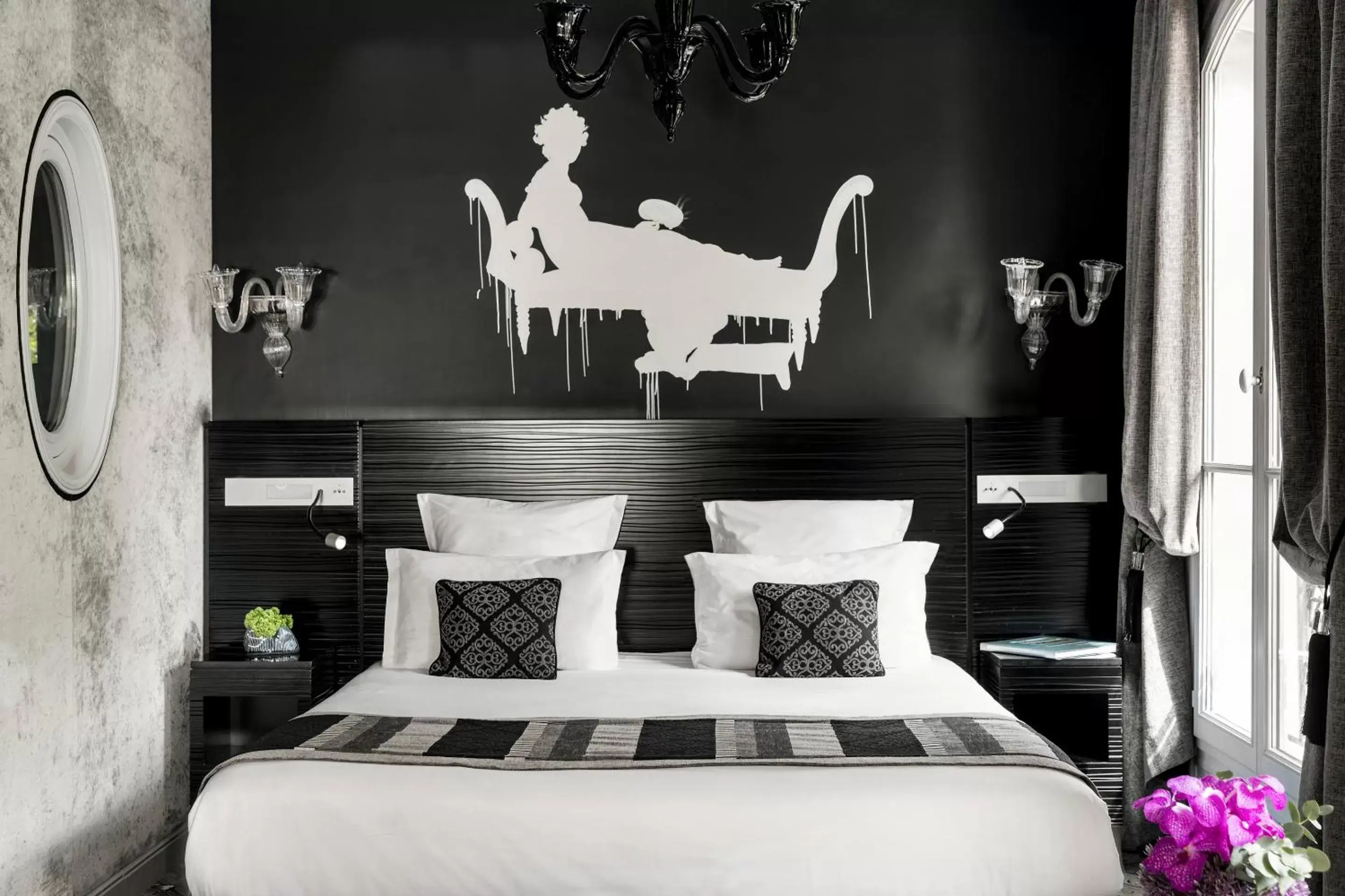 Bed in Maison Albar Hotels Le Champs-Elysées