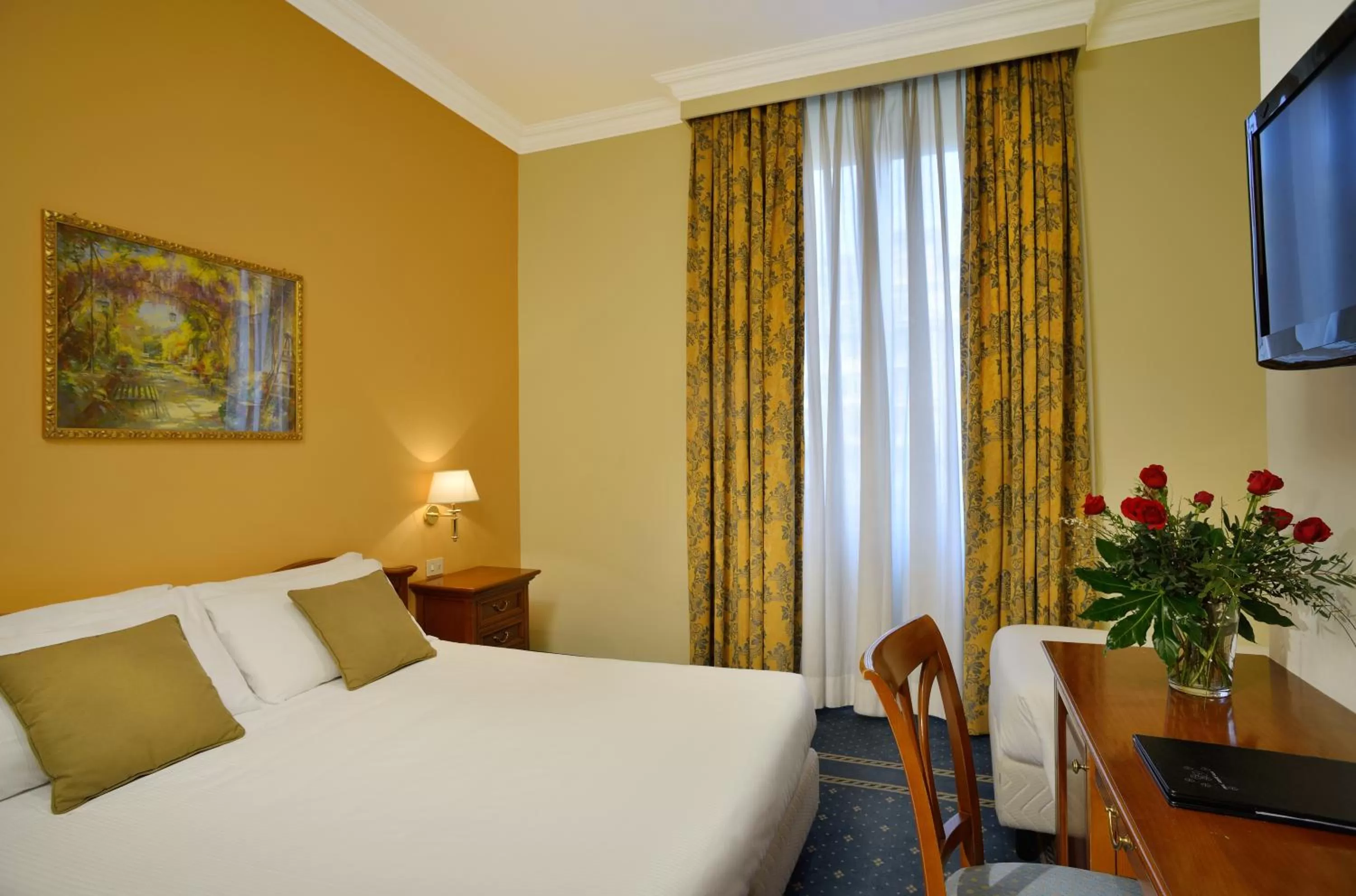 Photo of the whole room, Bed in Rome Garden Hotel