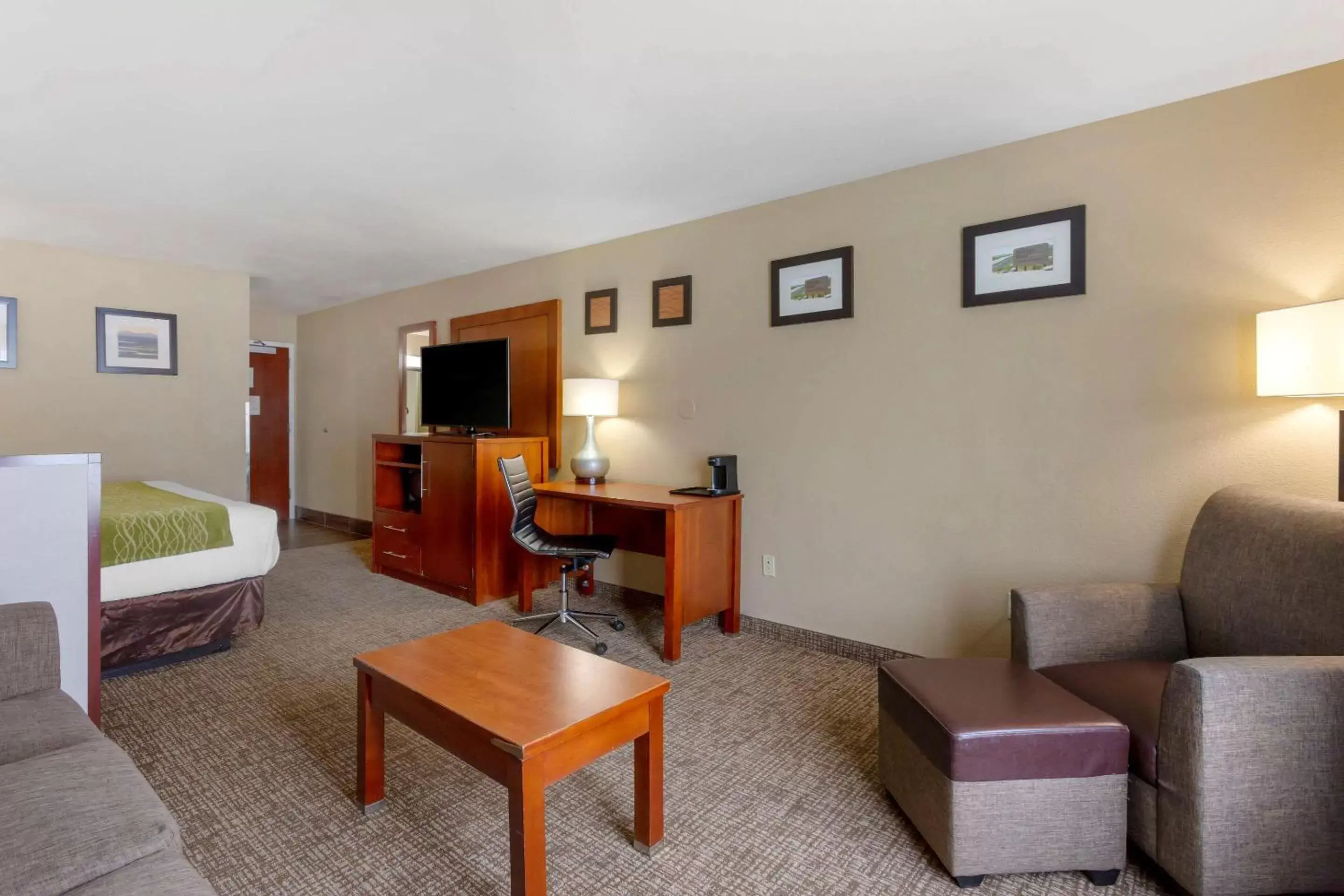 Bedroom, Seating Area in Comfort Inn & Suites Salt Lake City/Woods Cross