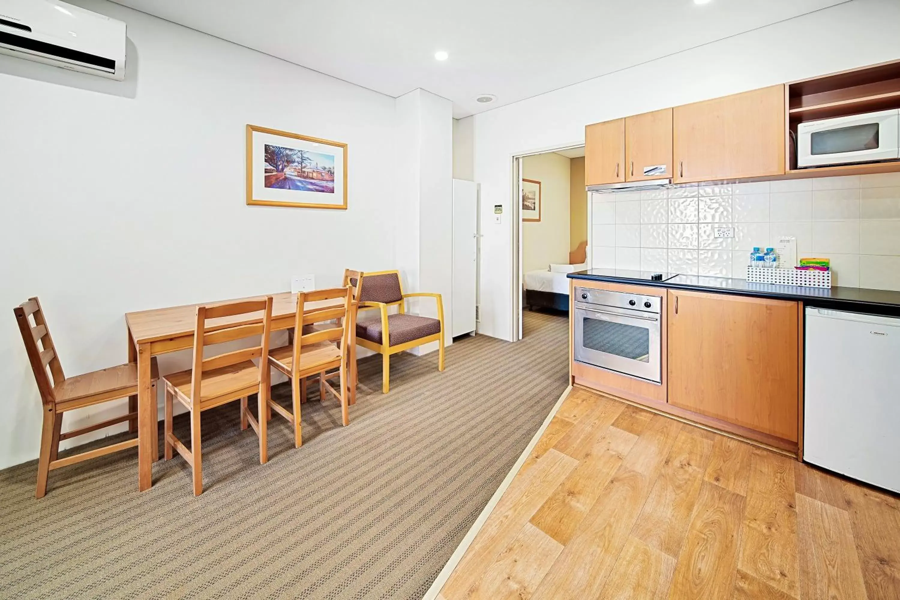 Kitchen or kitchenette, Kitchen/Kitchenette in All Suites Perth