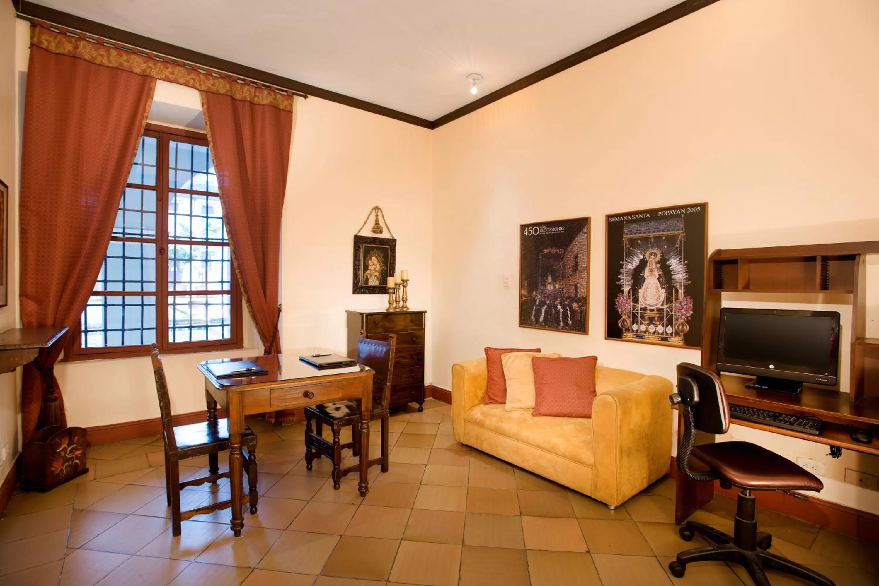 Lobby or reception in Hotel Dann Monasterio