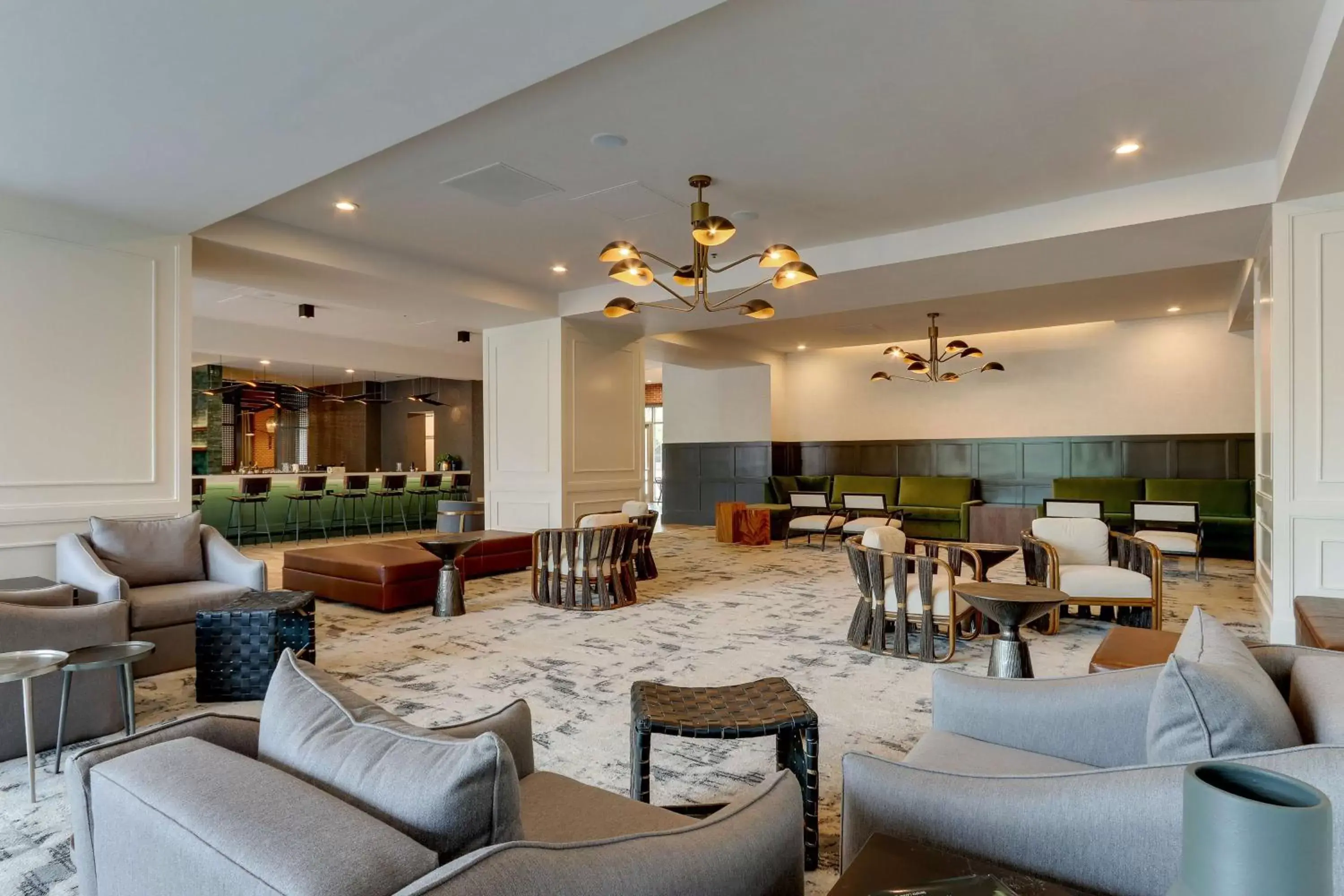 Lounge or bar, Restaurant/Places to Eat in The Chattanoogan Hotel, Curio Collection By Hilton