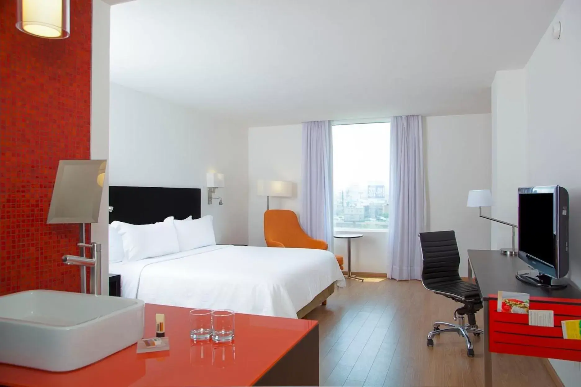 Photo of the whole room, Bed in Fiesta Inn Express Naucalpan Photo of the whole room, Bed in Fiesta Inn Express Naucalpan