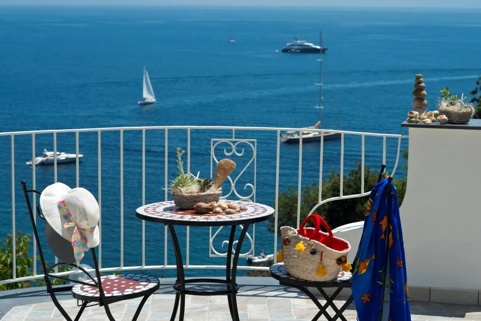 Sea View in Hotel Giardino Delle Ninfe E La Fenice