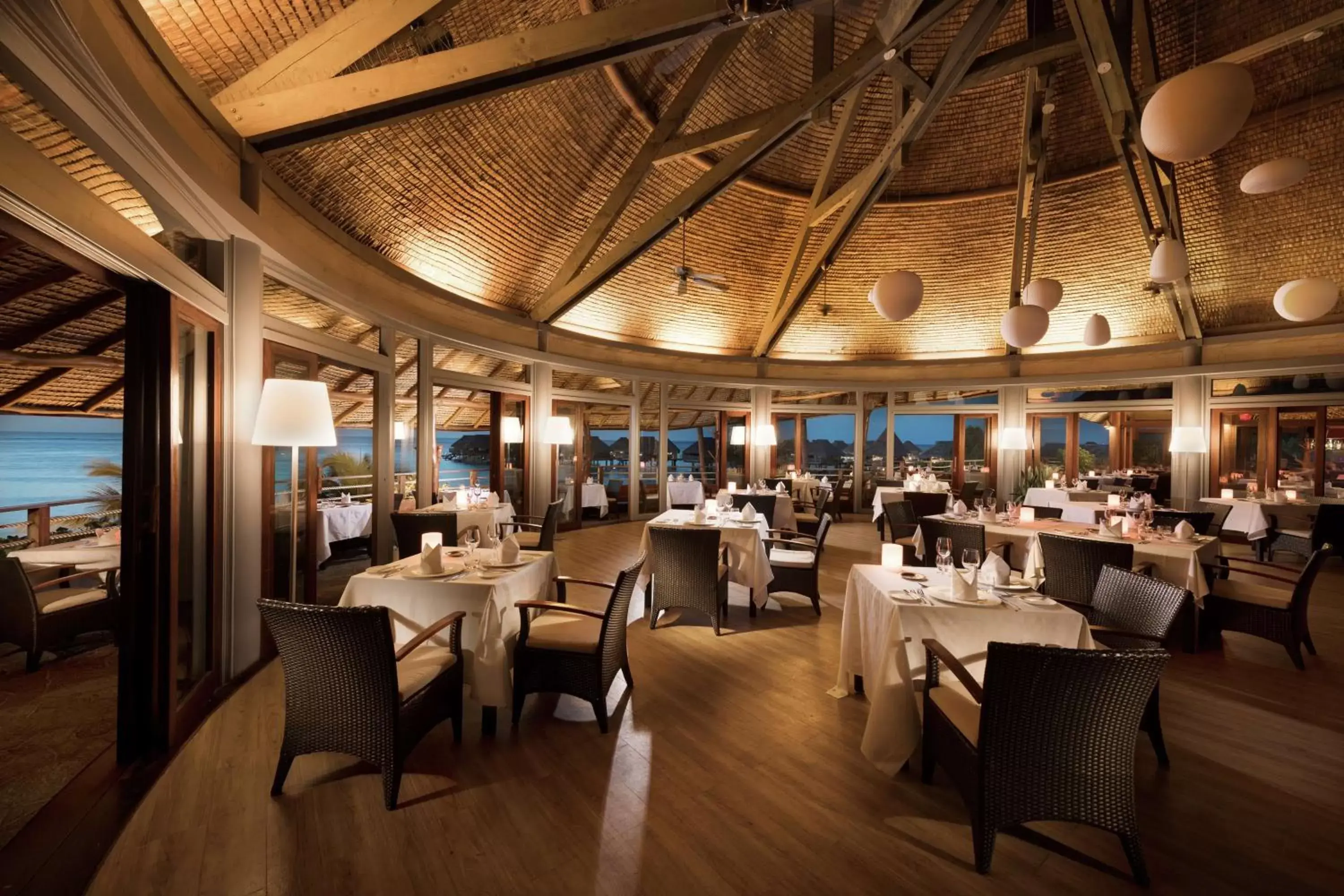 Restaurant/places to eat in Hilton Moorea Lagoon Resort & Spa Restaurant/places to eat in Hilton Moorea Lagoon Resort & Spa