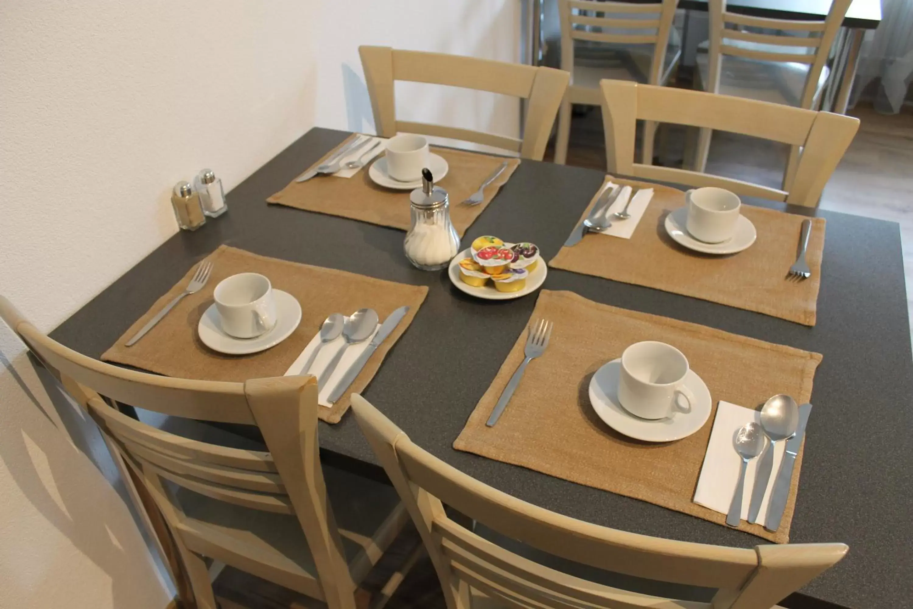 Buffet breakfast, Restaurant/Places to Eat in Bernina Bed and Breakfast