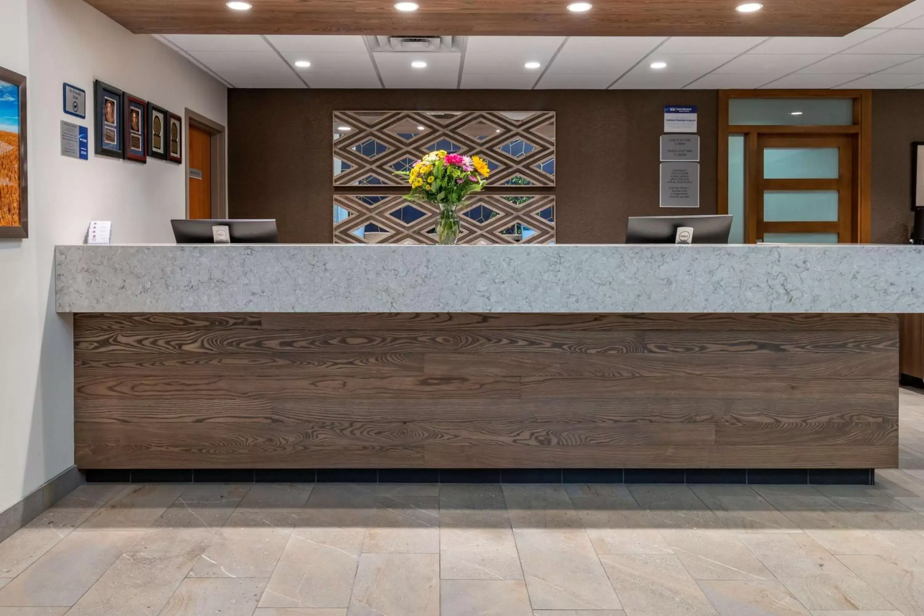 Lobby or reception in Best Western Plus Pembina Inn & Suites Lobby or reception in Best Western Plus Pembina Inn & Suites
