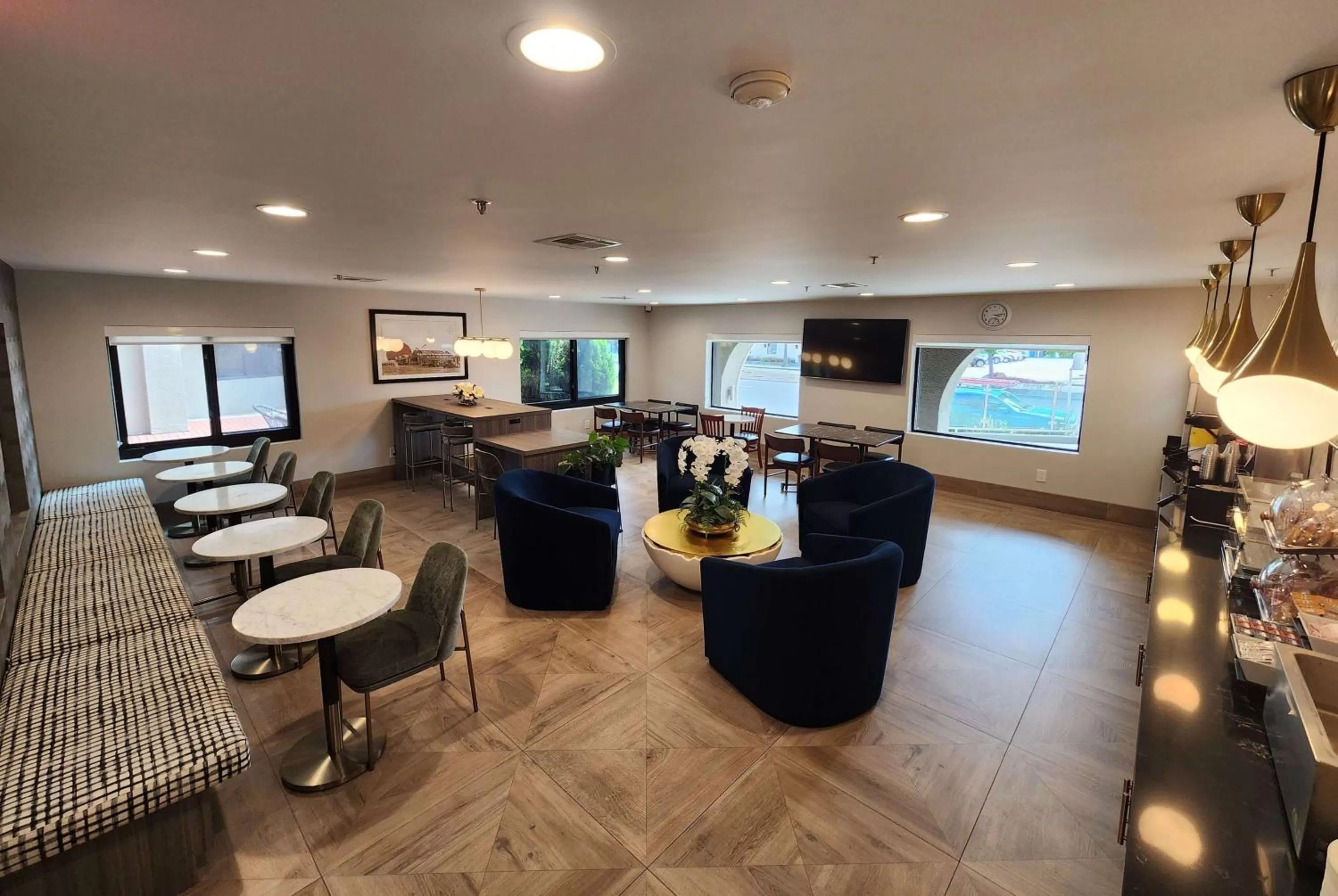 Breakfast in La Quinta by Wyndham San Francisco Airport West Millbrae FREE AIRPORT SHUTTLE