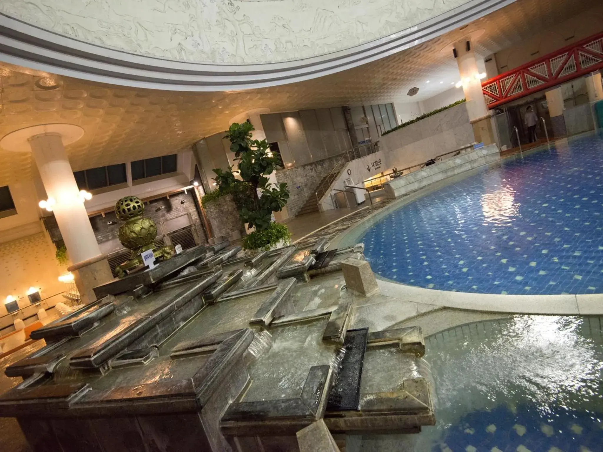 Hot Spring Bath, Swimming Pool in Nongshim Hotel