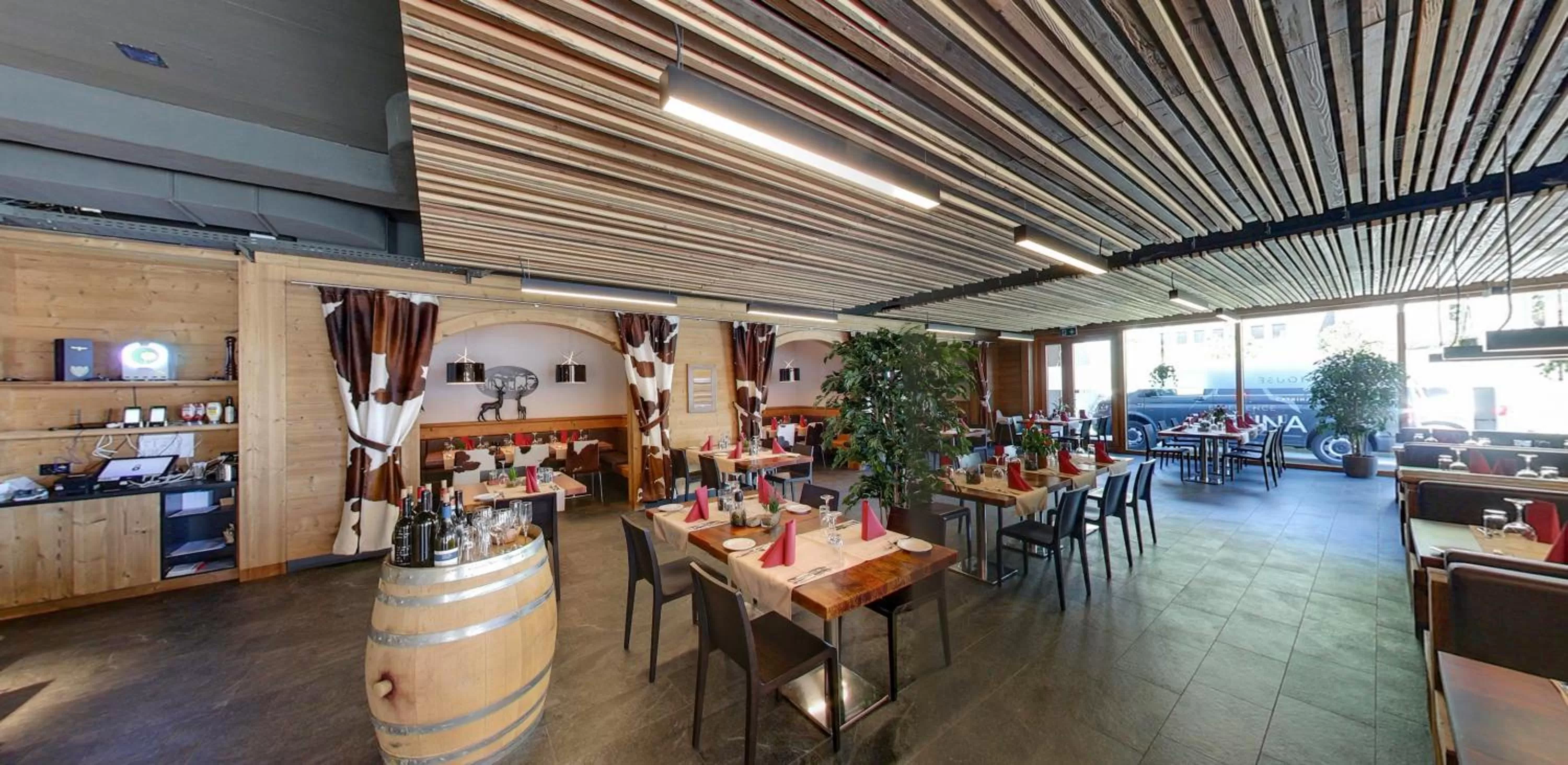 Restaurant/places to eat in Catrina Resort