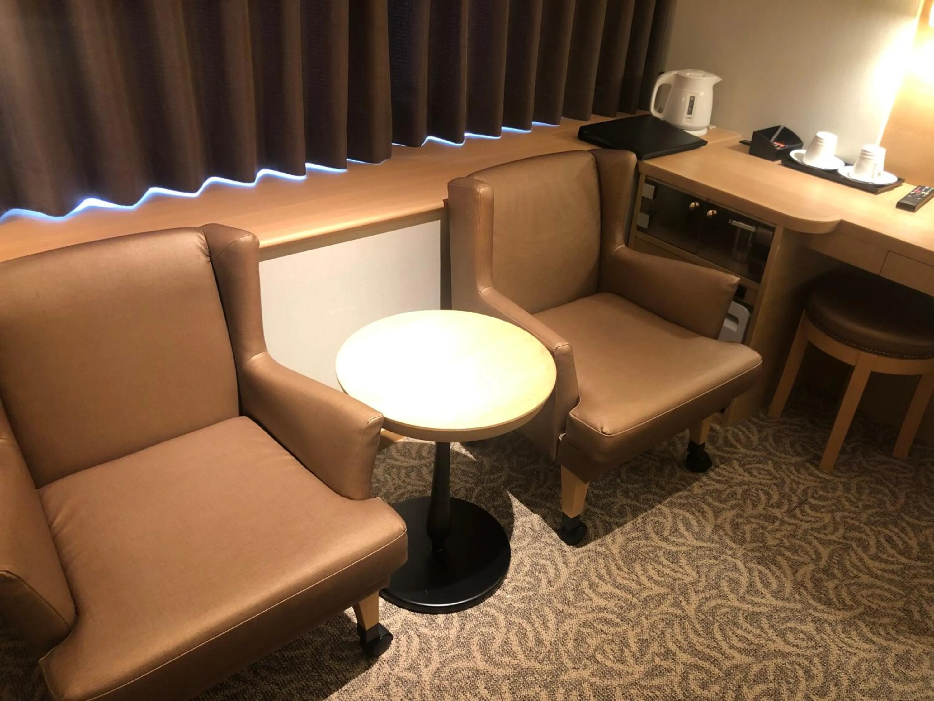 Seating area in Kobe Luminous Hotel Sannomiya