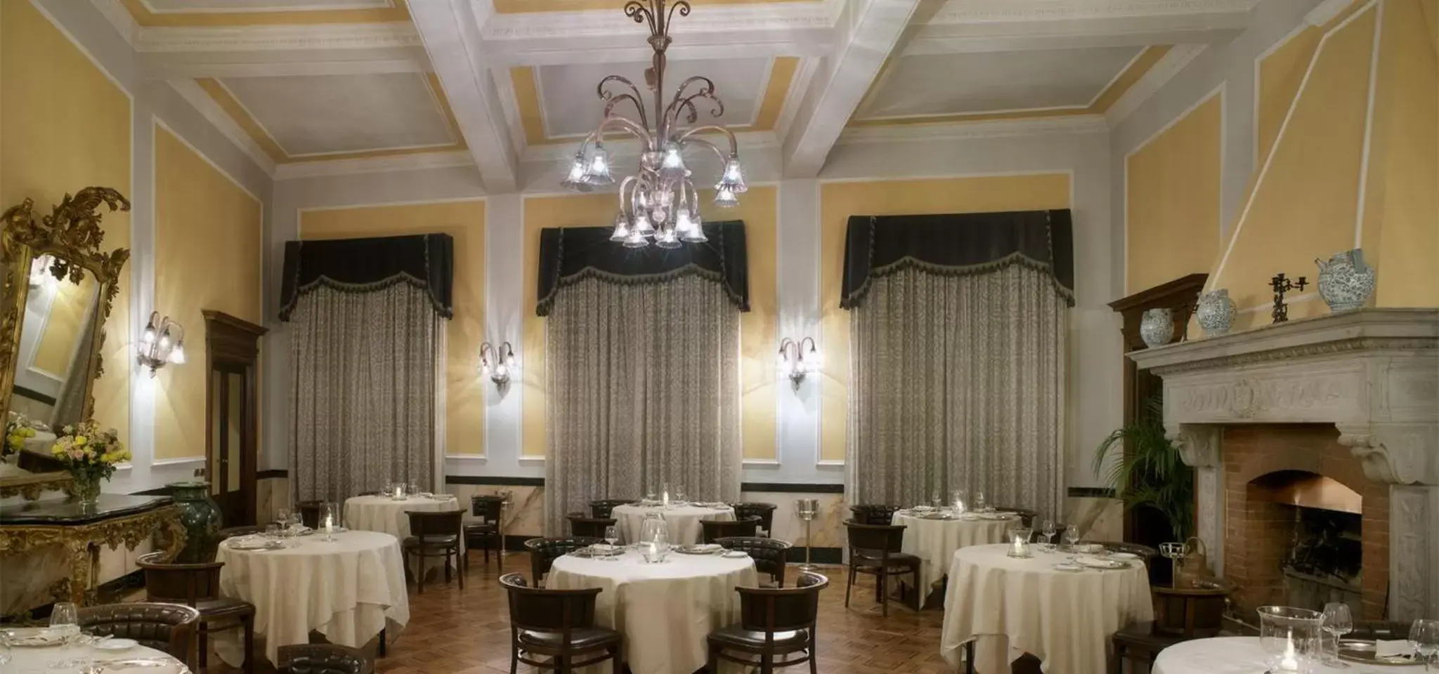 Restaurant/Places to Eat in Brufani Palace Hotel - Small Luxury Hotels of the World Restaurant/Places to Eat in Brufani Palace Hotel - Small Luxury Hotels of the World